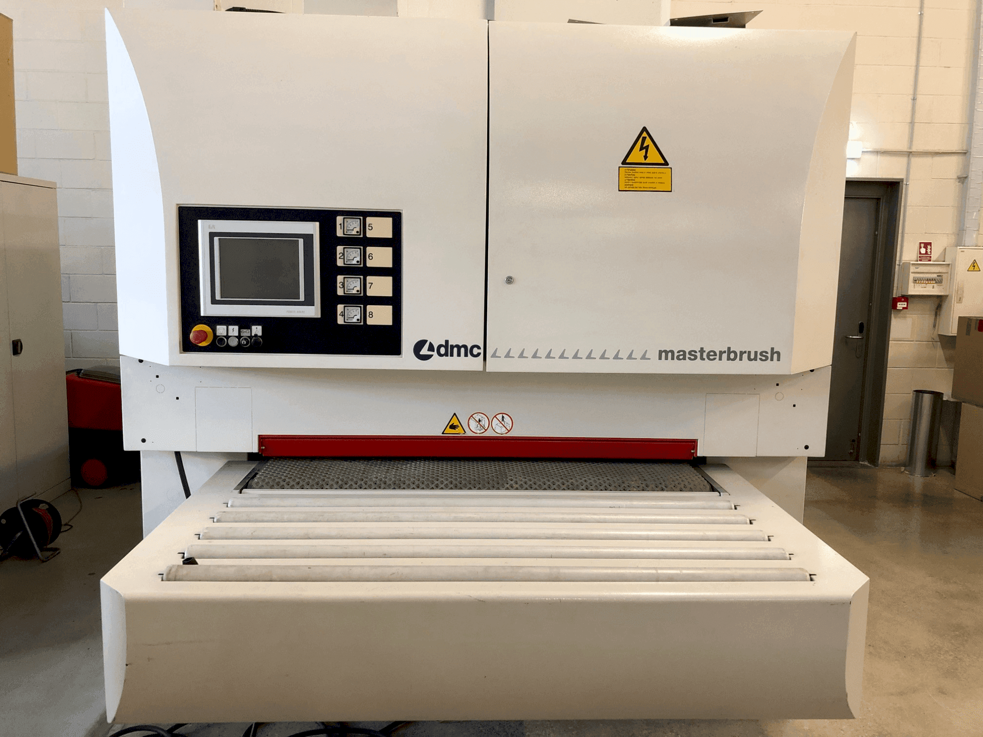 Makine  DMC MASTERBRUSH MB 1350 M4 (2011) - Önden görünüm