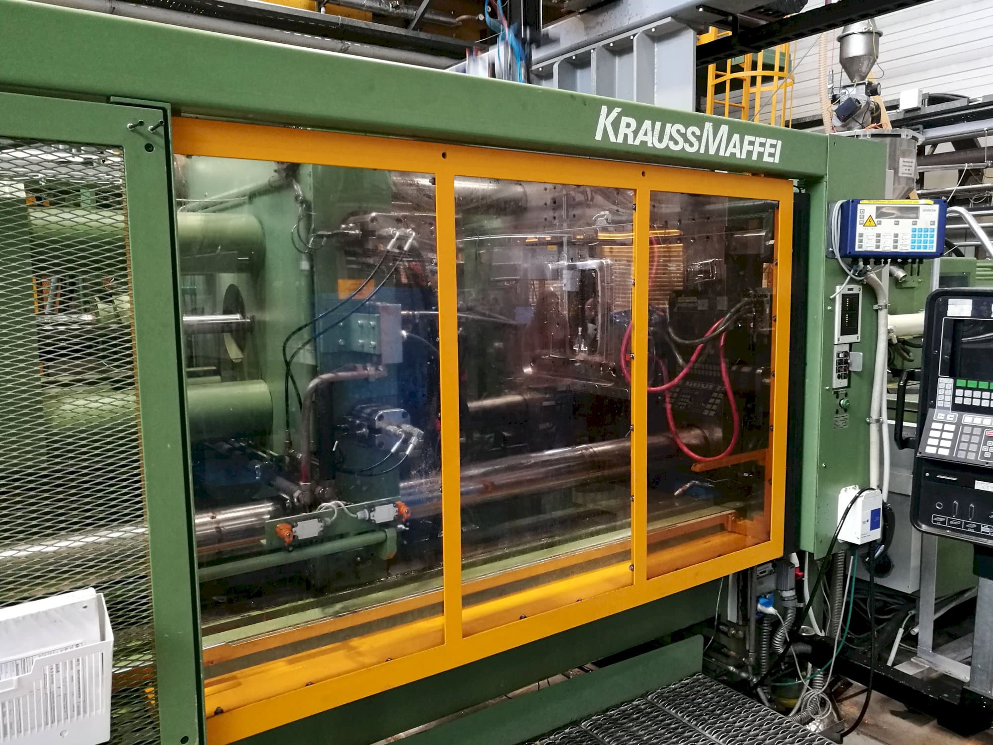 Makine  Krauss Maffei - Sol görünüm 650-2300 B2