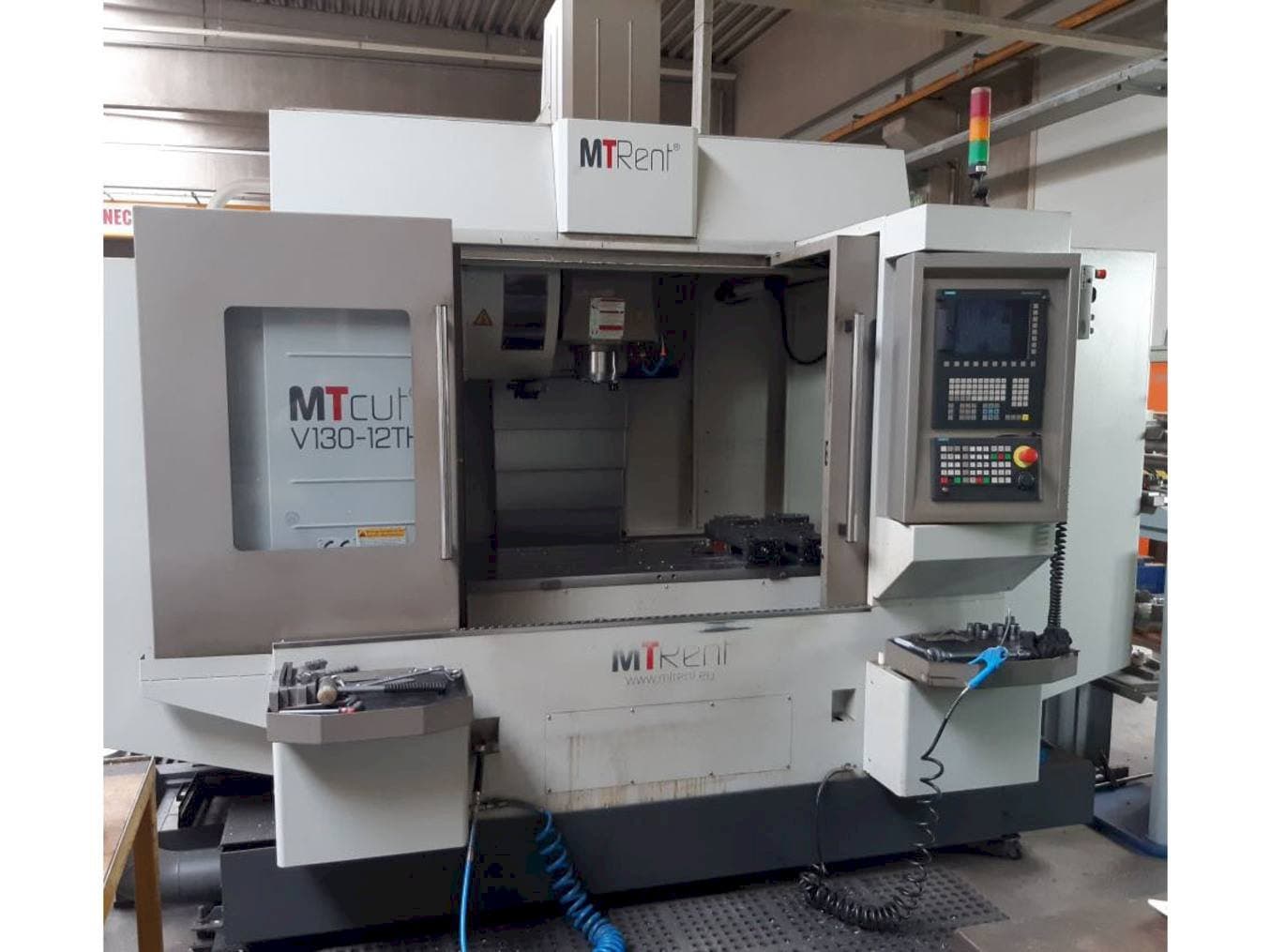Makine  MTcut V130-12TH - Önden görünüm