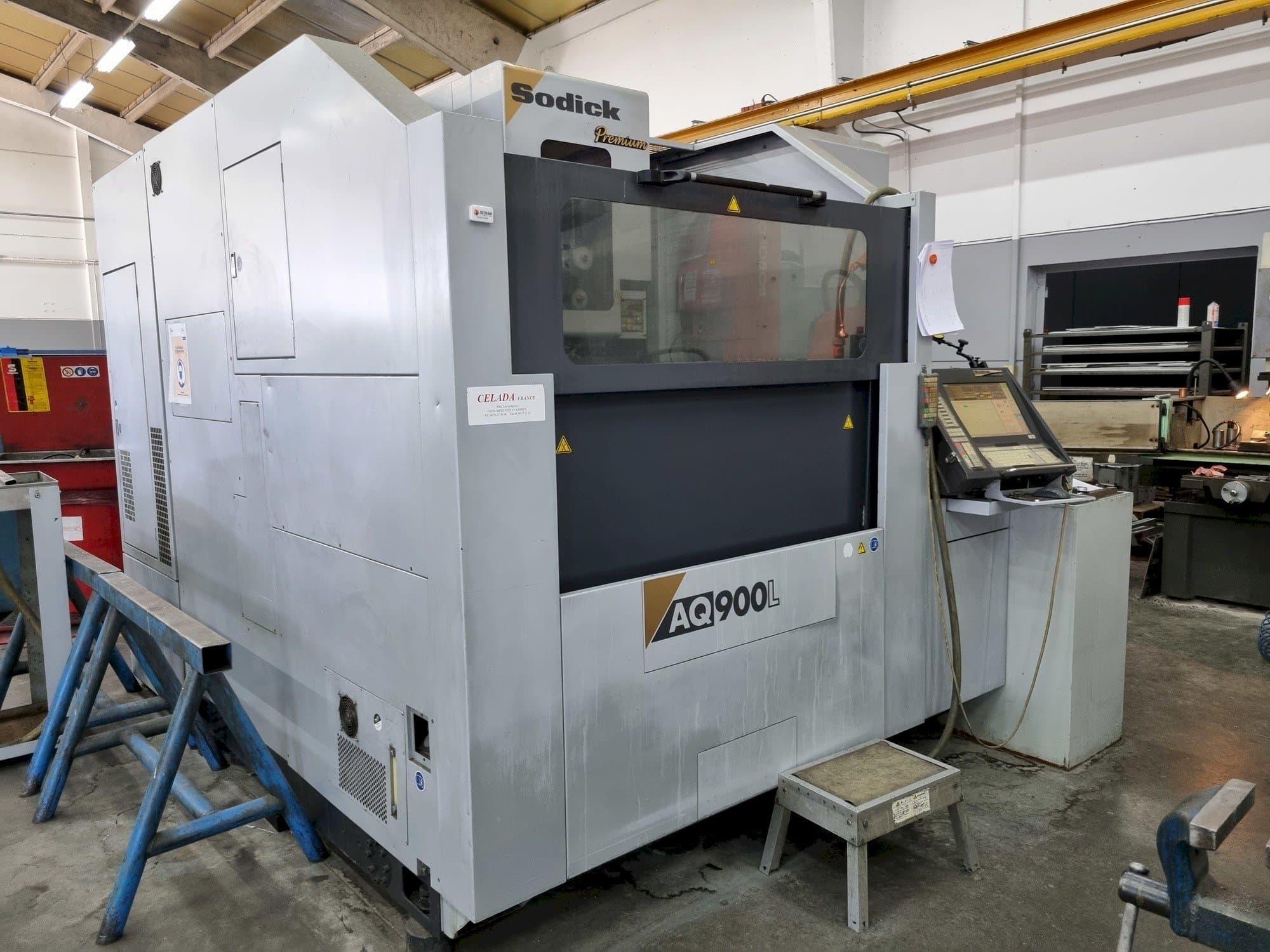 Makine  Sodick AQ900L - Önden görünüm