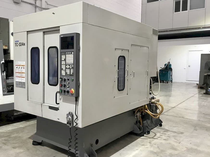 Makine  Brother TC 324N - Önden görünüm