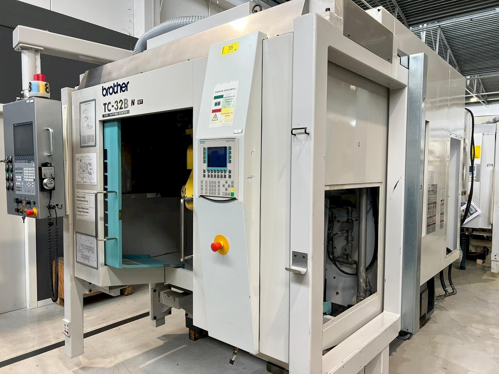 Makine  Brother TC-32BN QT - Önden görünüm