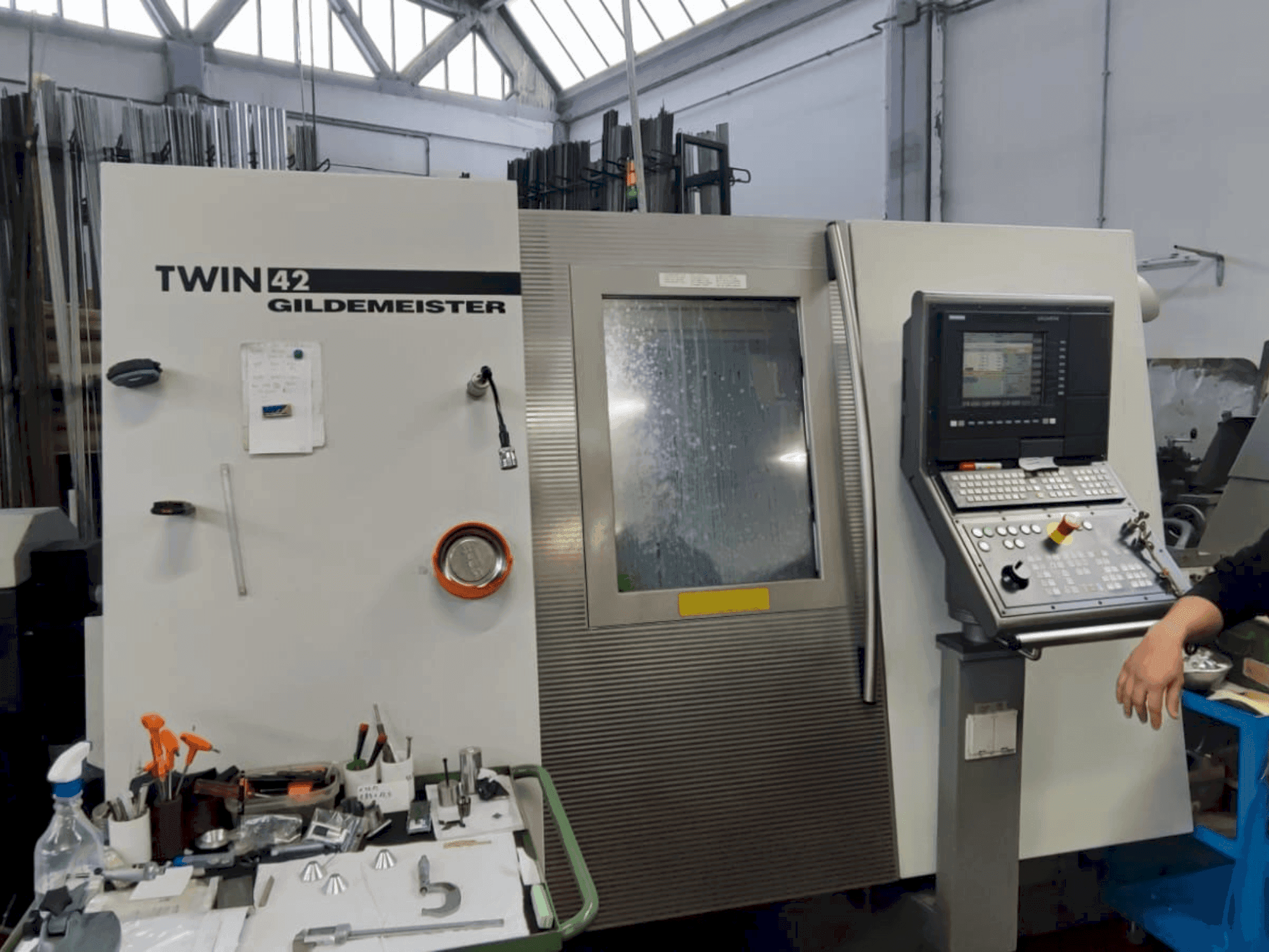 Makine  Gildemeister TWIN 42 - Önden görünüm