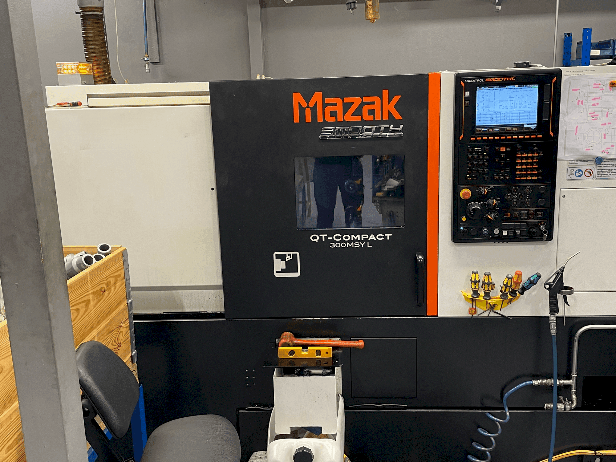 Makine  Mazak Quick Turn Compact 300 MSY L - Önden görünüm
