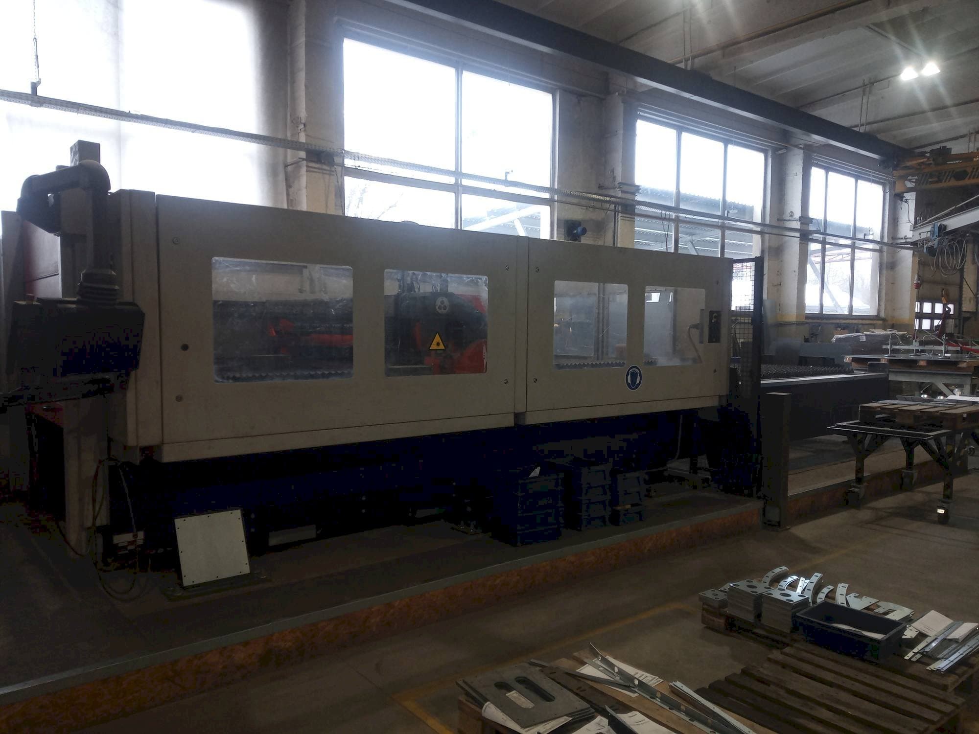 Makine  Bystronic Bysprint 3015 - Önden görünüm