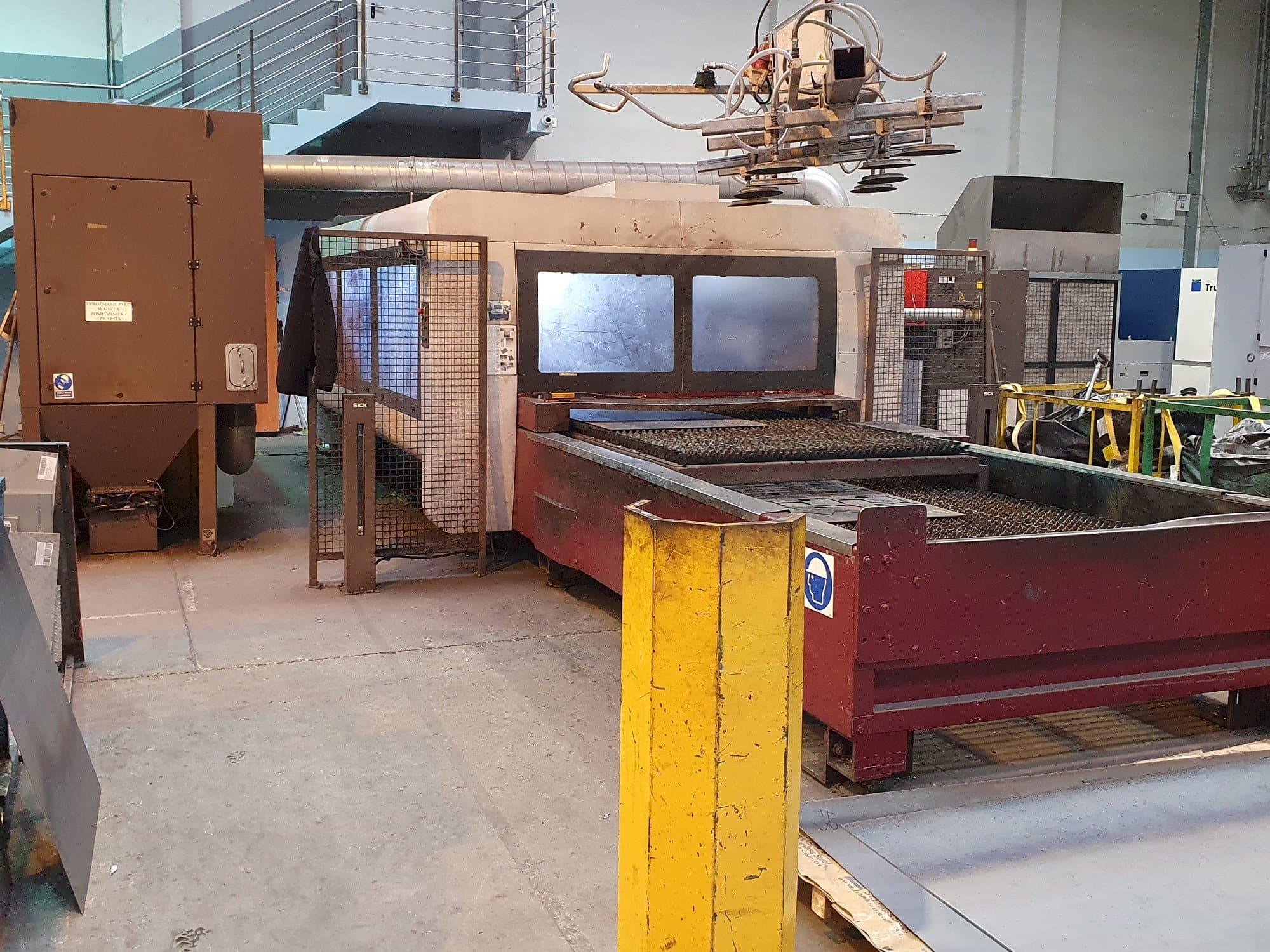 Makine  Bystronic BySprint Pro 3015 - Sol taraftaki görüntü