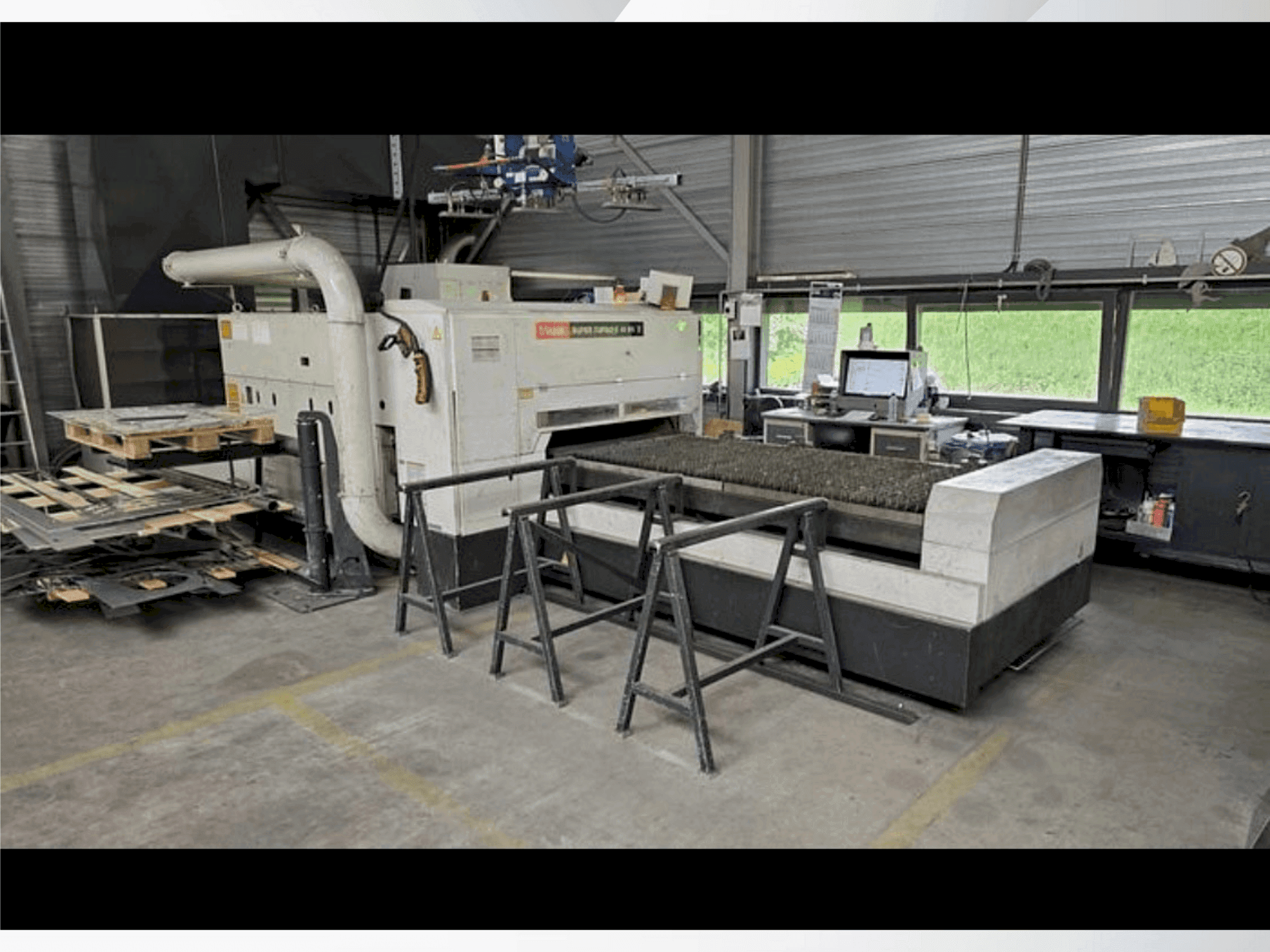 Makine  Mazak Super Turbo-X 48 MK II - Önden görünüm