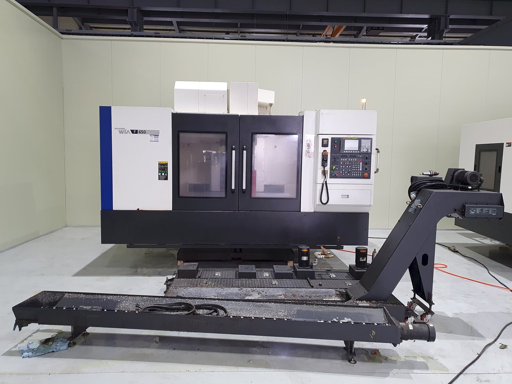 Makine  Hyundai Wia F650 - Önden görünüm