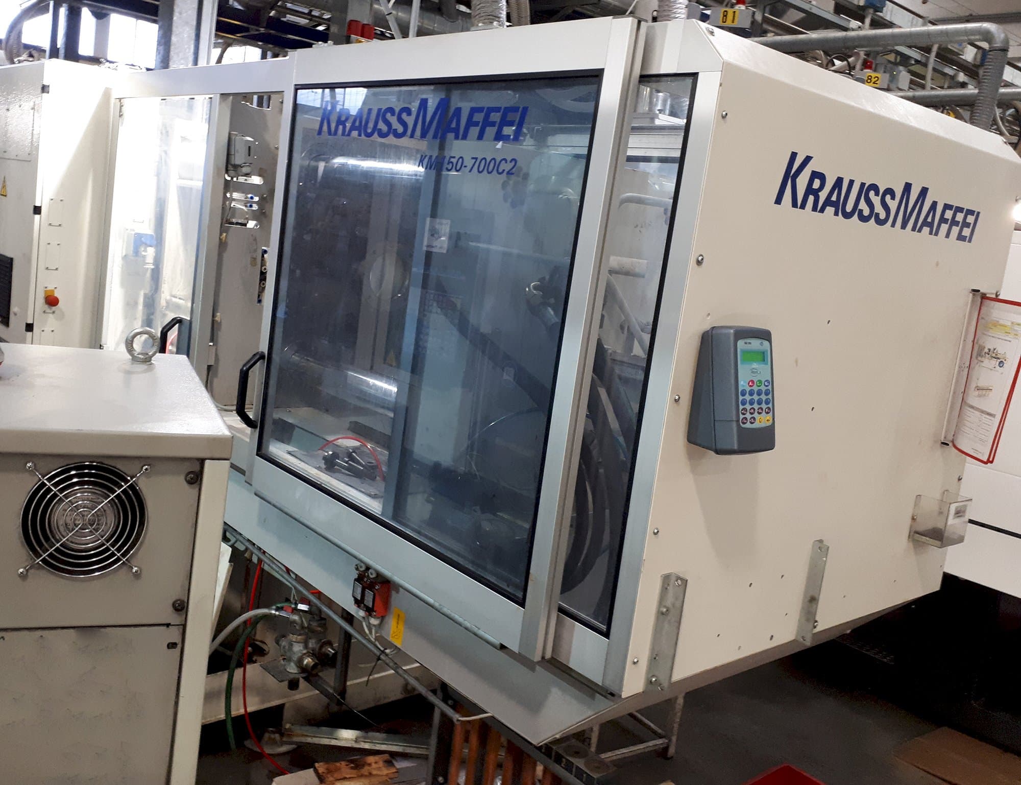 Makine  Krauss Maffei - Sağdan görünüm C2 150-700