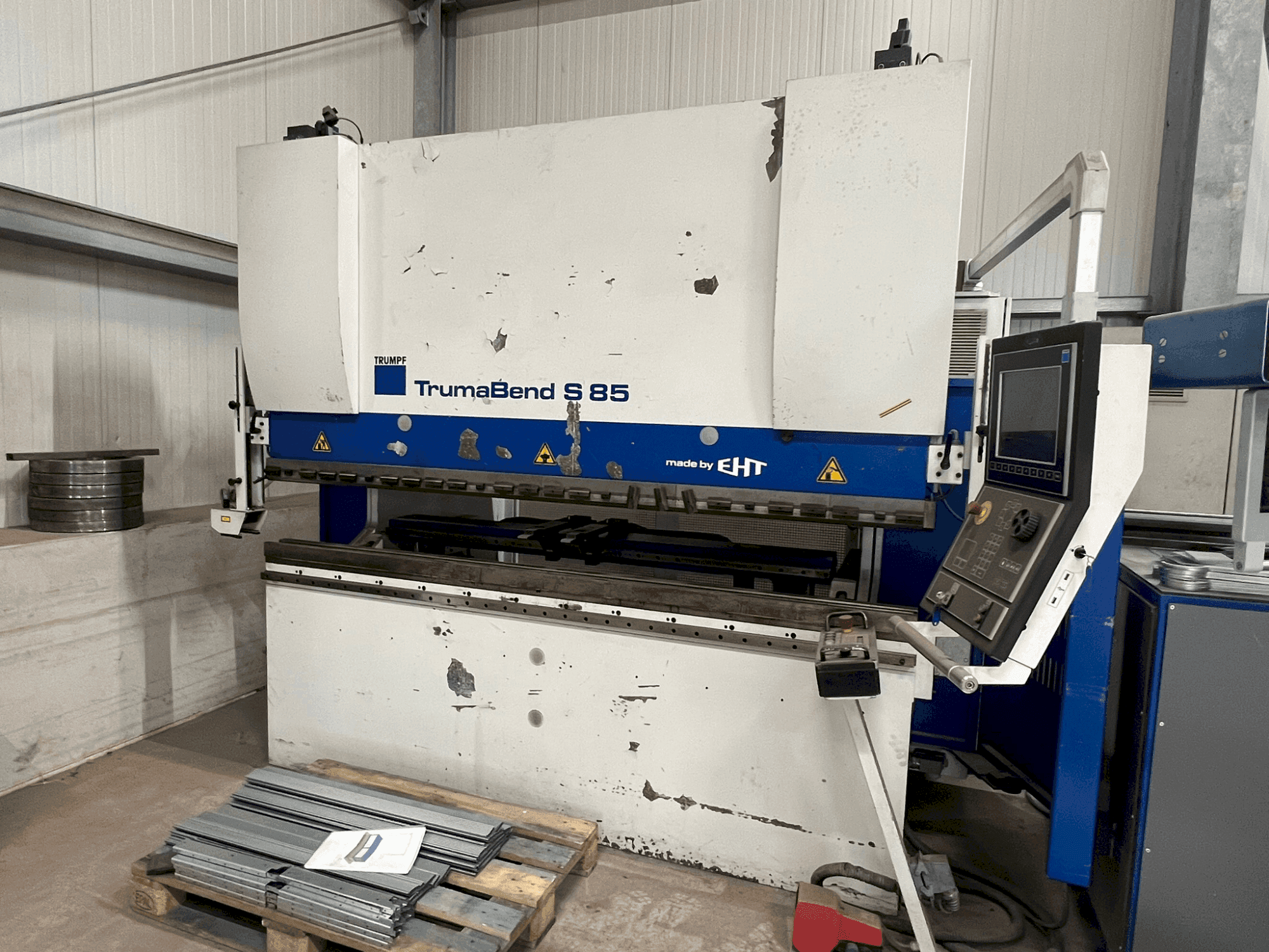 Makine  TRUMPF TrumaBend S 85 - 25 - Önden görünüm