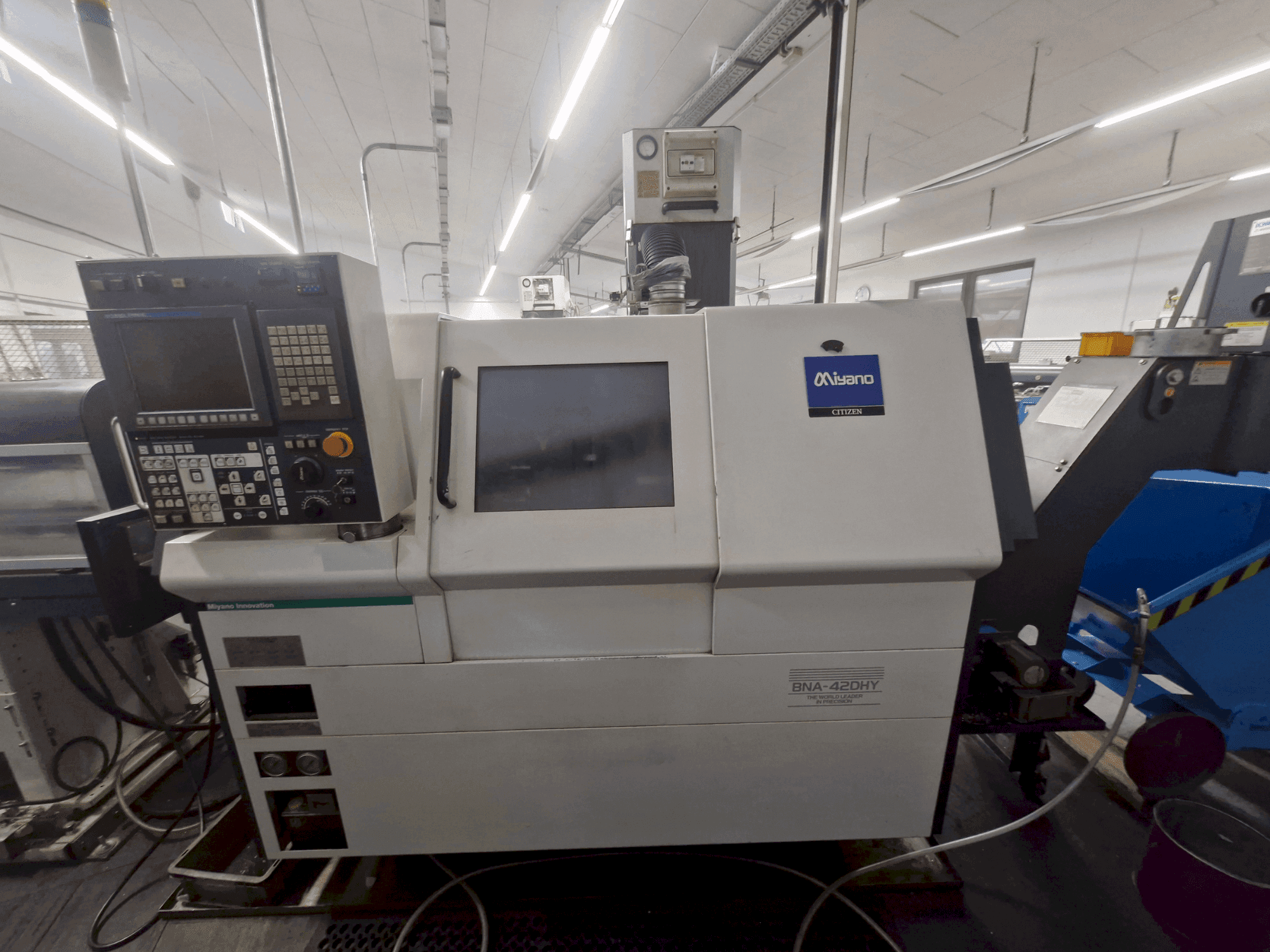 Makine  Miyano BNA-42DHY - Önden görünüm