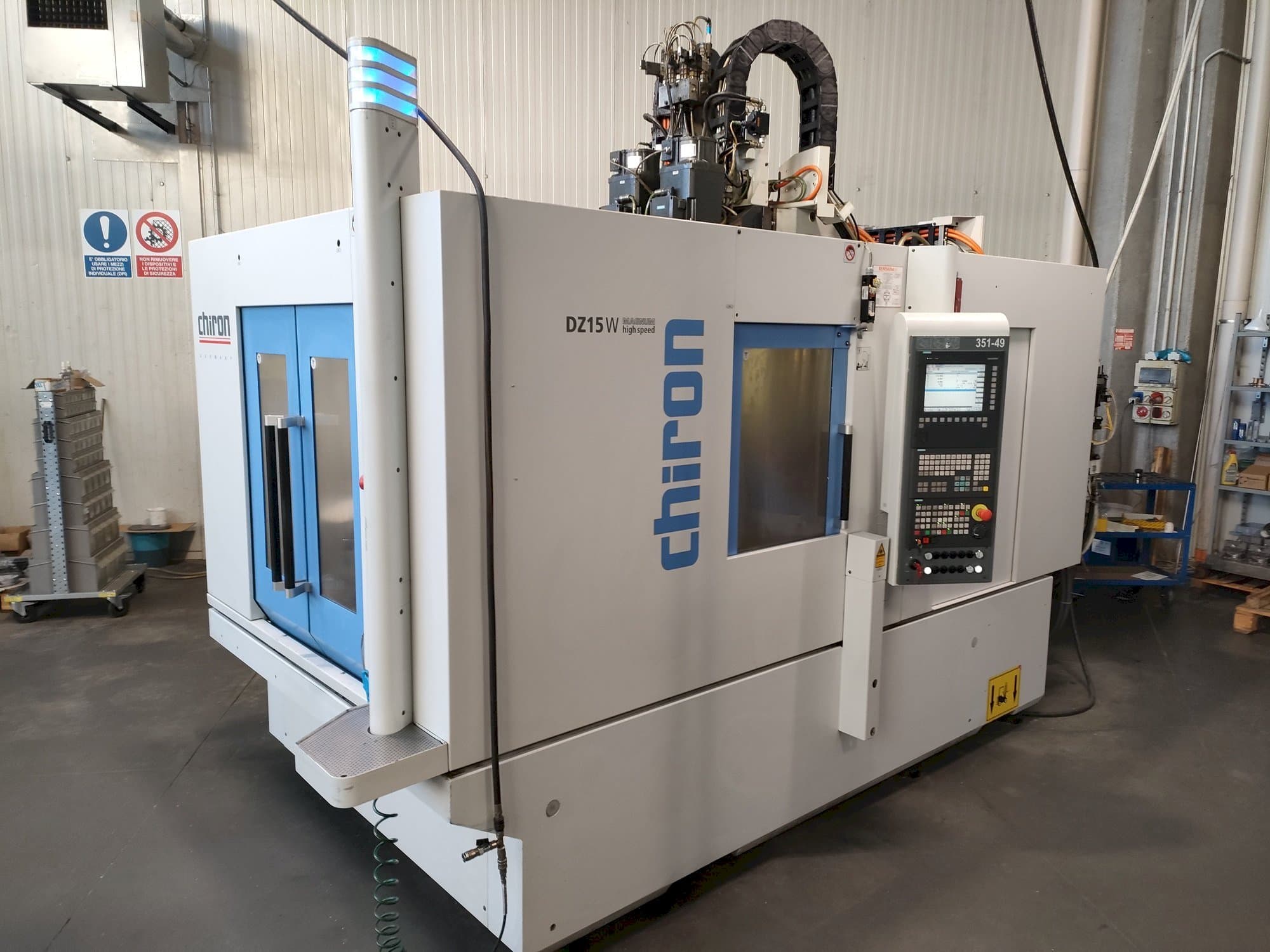 Makine  CHIRON DZ15W MAGNUM HS - Önden görünüm