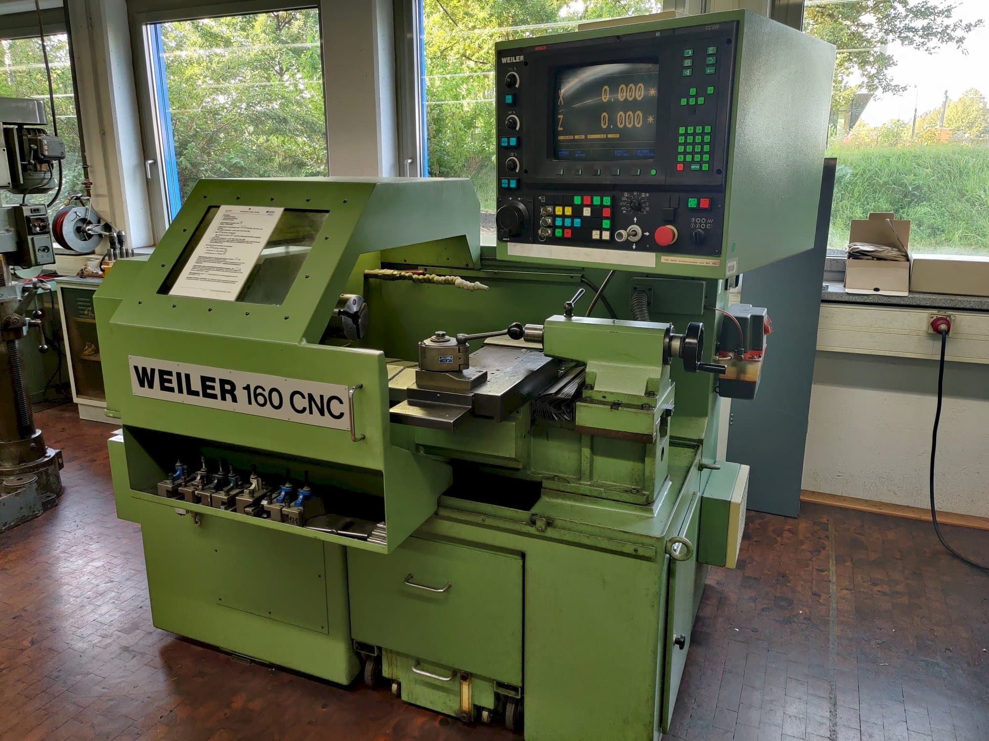 Makine  Weiler 160 CNC - Önden görünüm
