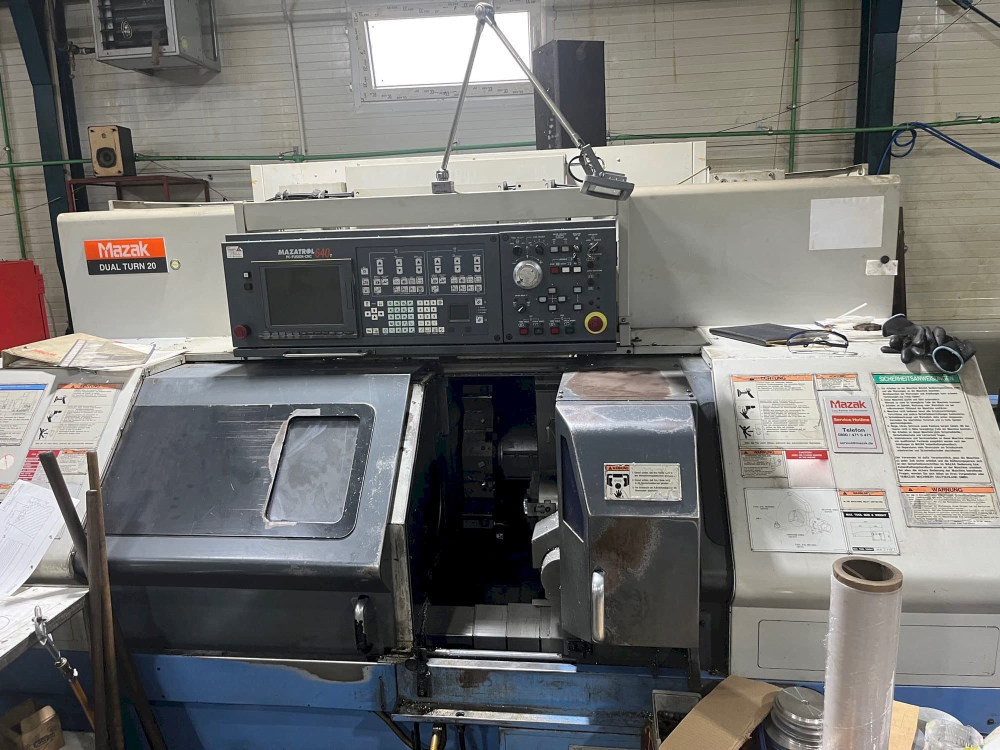 Makine  Mazak Dual Turn 20 - Önden görünüm