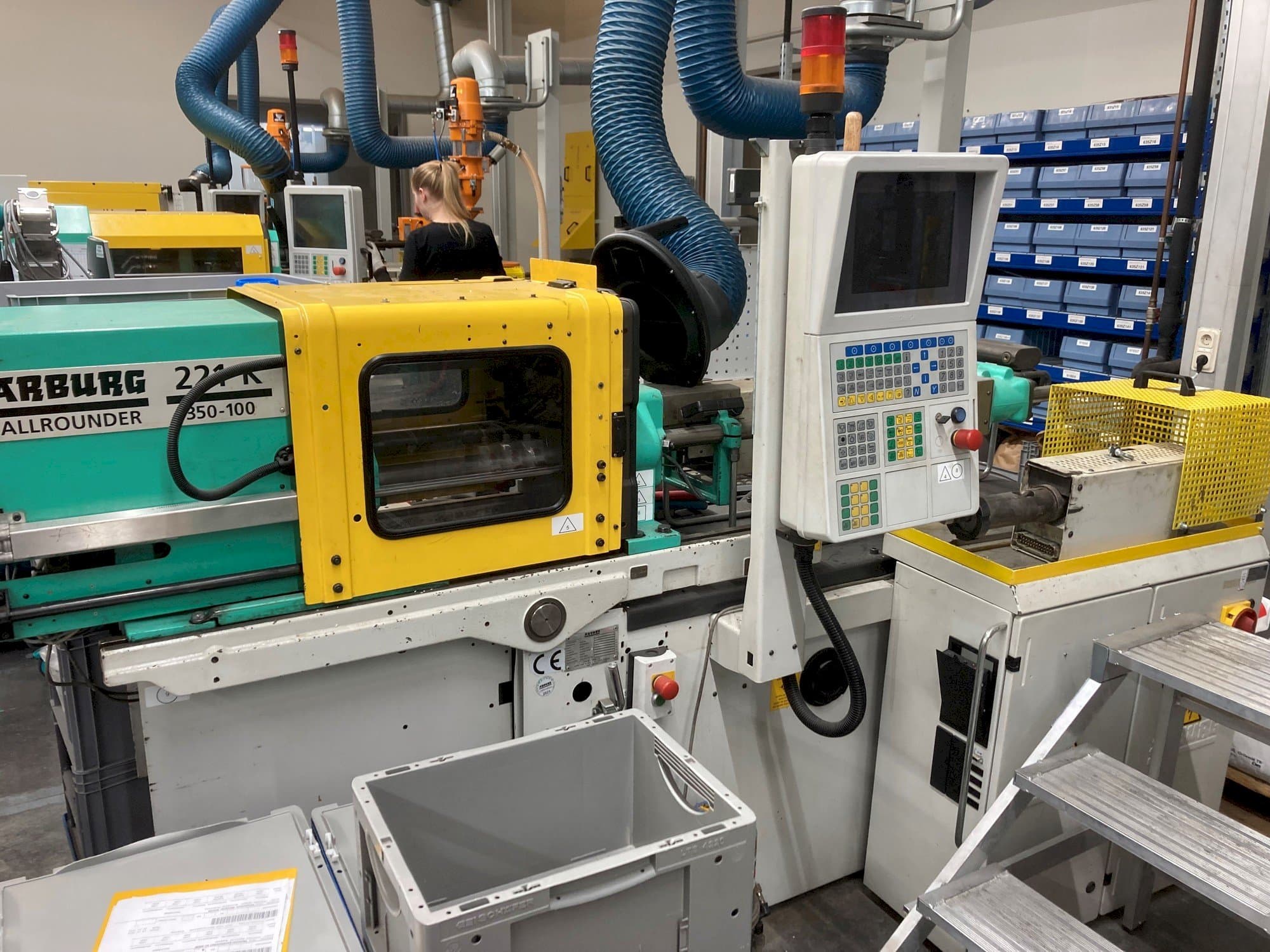 Makine  Arburg 221 K 350-100U - Önden görünüm