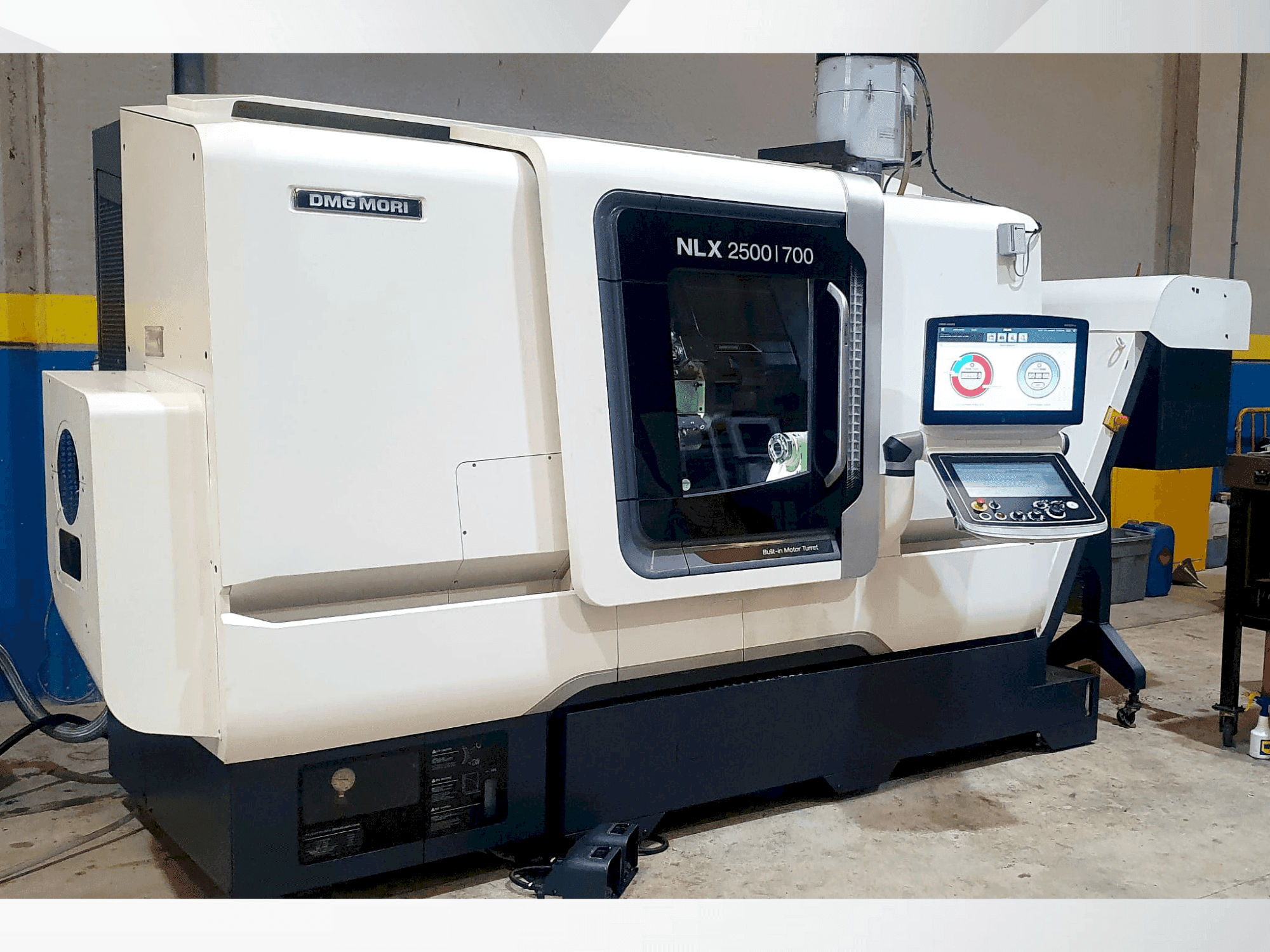 Makine  DMG MORI NLX2500Y/700 - Önden görünüm