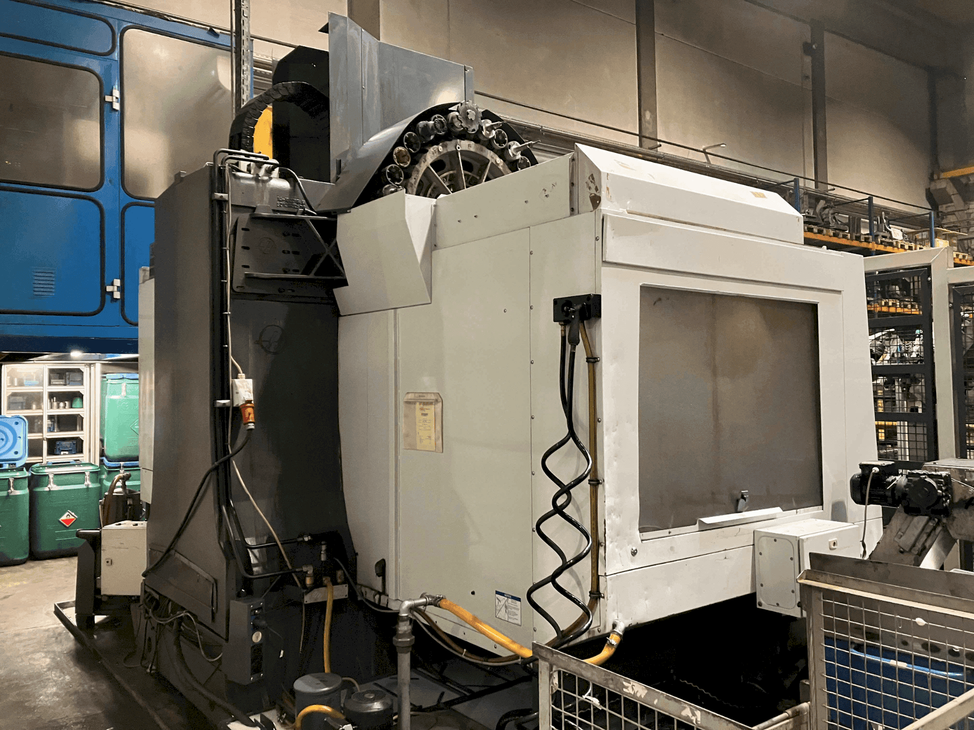 Makine  HAAS VF 7/50 - Önden görünüm