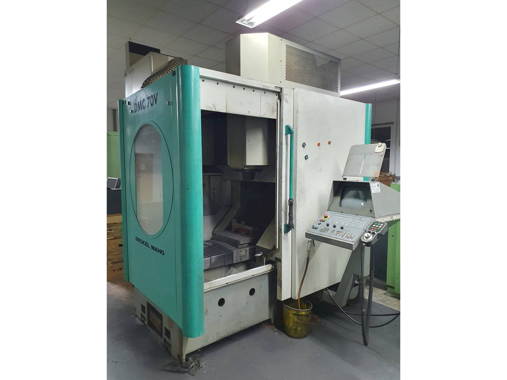 Makine  DMG DMC 70 V - Önden görünüm