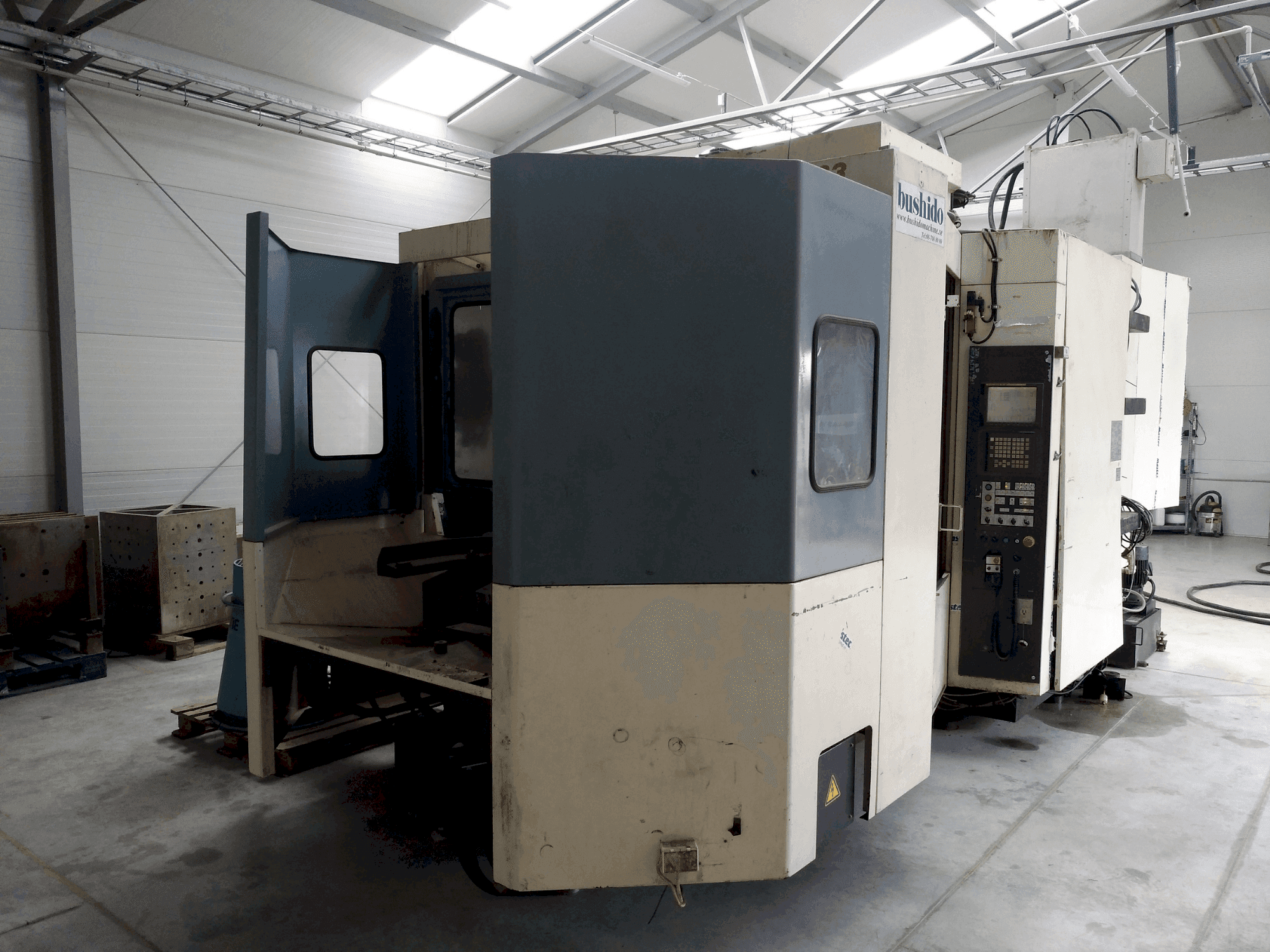 Makine  Niigata SPN63 - Önden görünüm