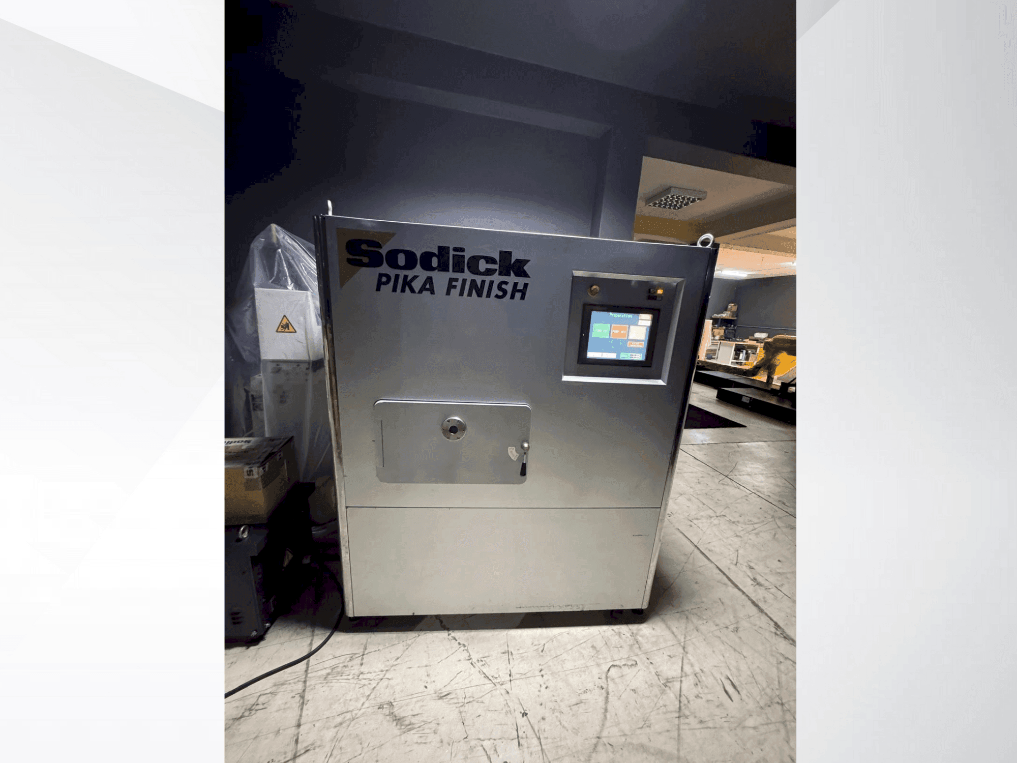 Makine  Sodick Picka PF-32A - Önden görünüm