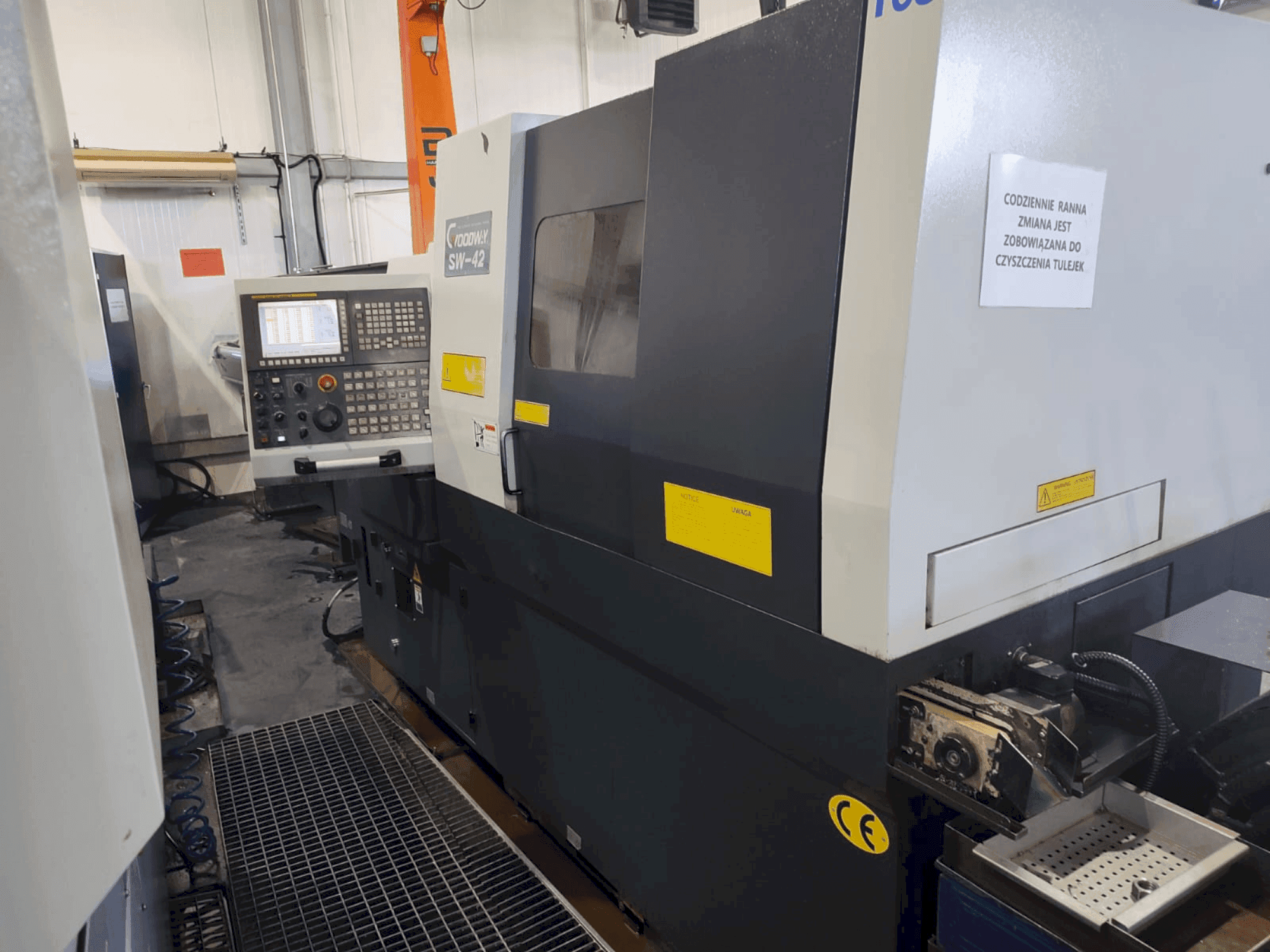 Makine  Goodway SW 42 - Önden görünüm