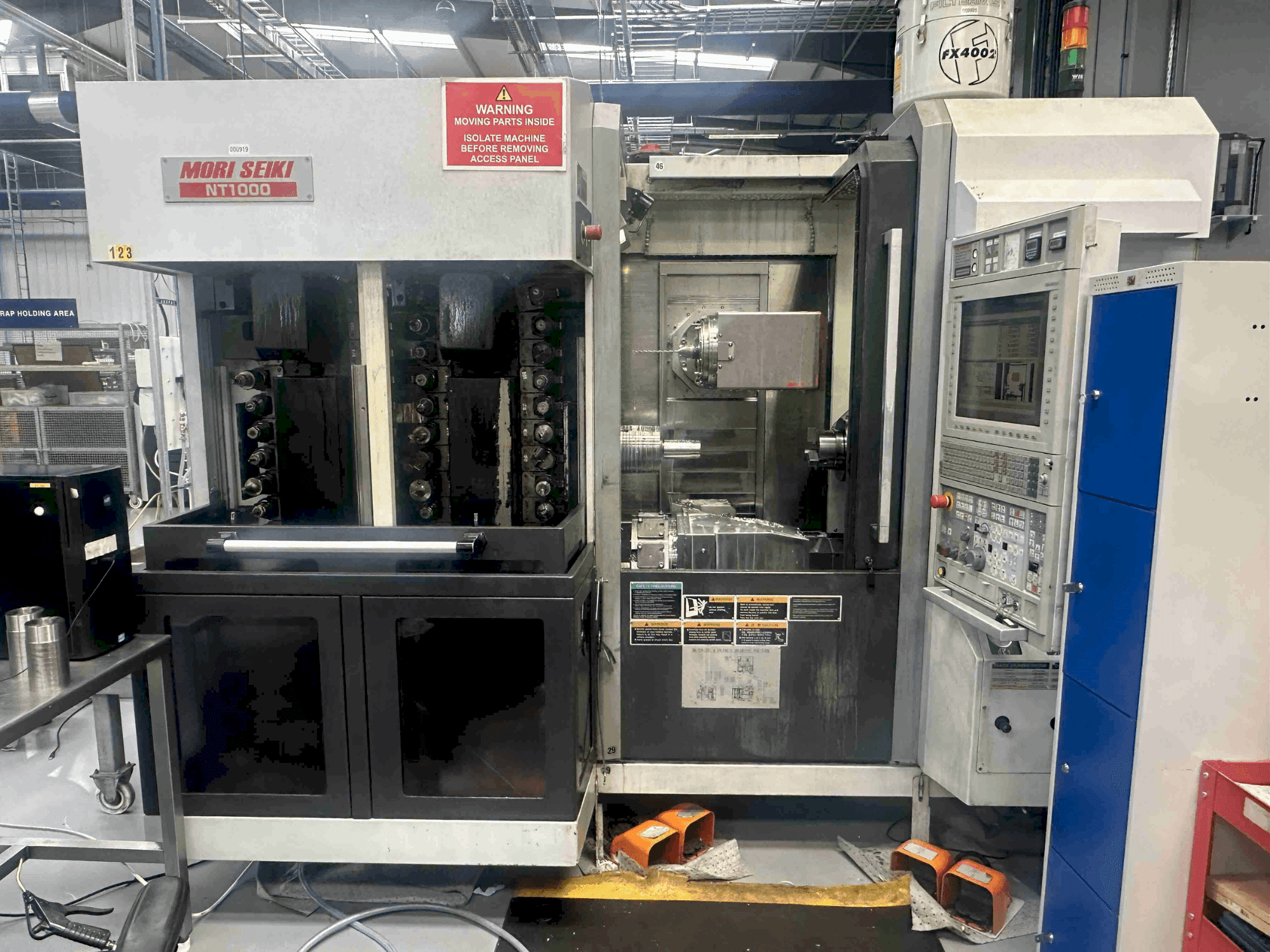 Makine  MORI SEIKI NT1000SZM - Önden görünüm