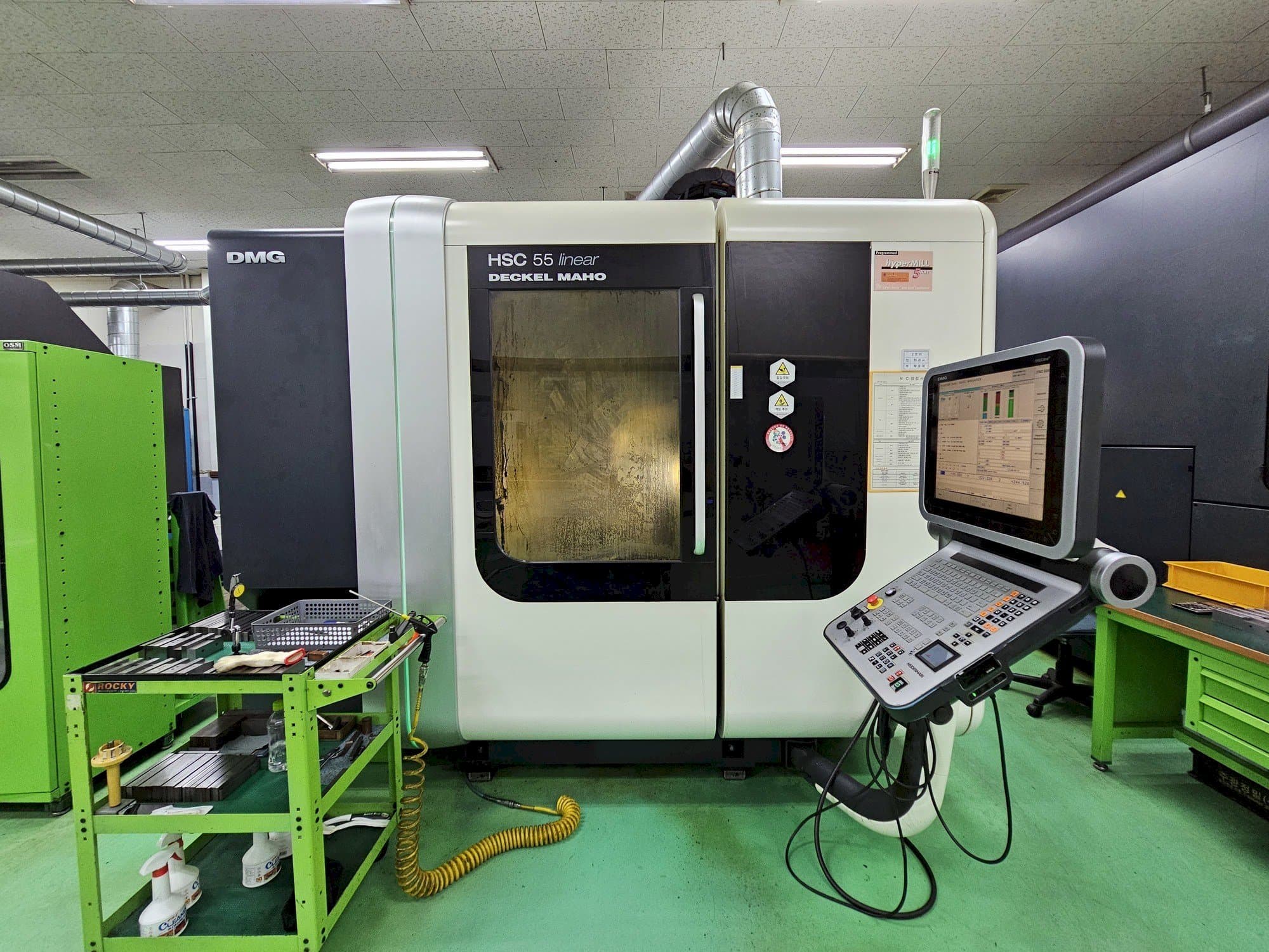 Makine  DECKEL MAHO HSC 55 linear - Önden görünüm