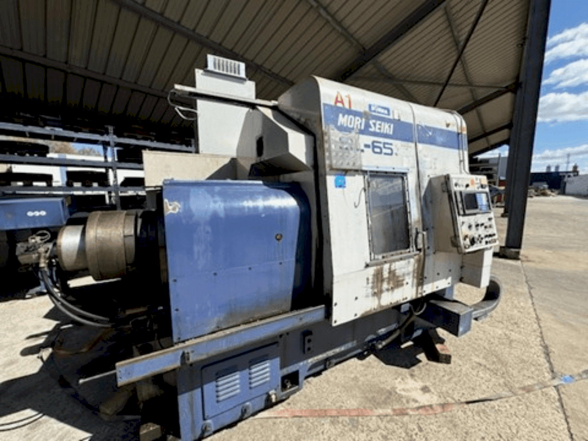 Makine  MORI SEIKI SL-65C - Önden görünüm