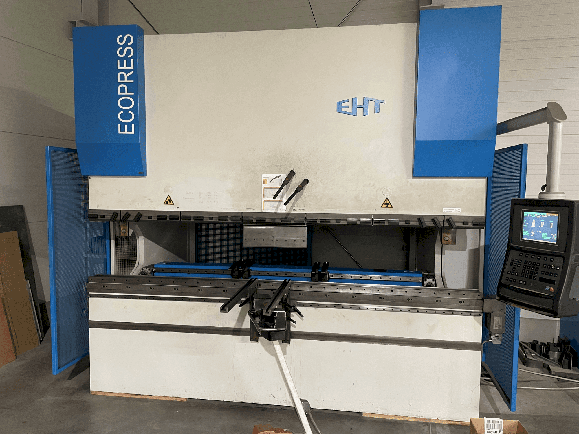 Makine  EHT Ecopress 135-30 - Önden görünüm