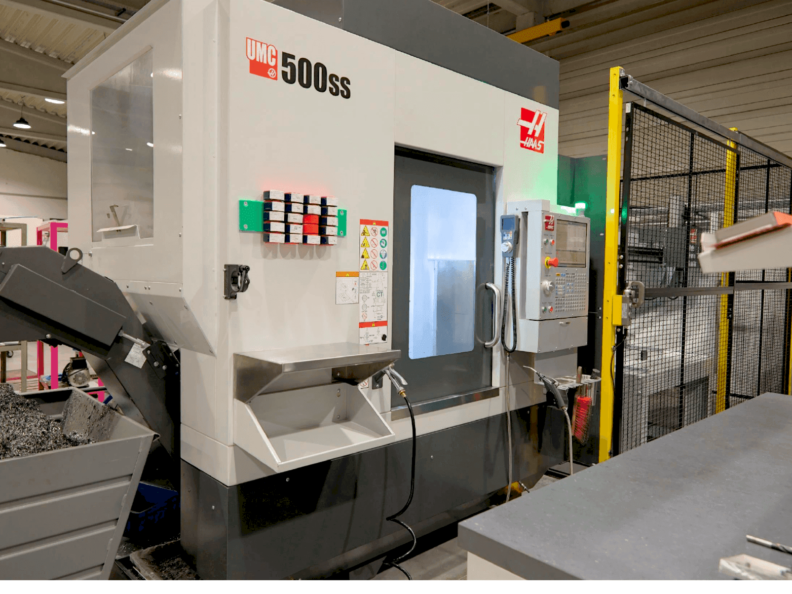 Makine  HAAS UMC 500-SS MIT APL - Önden görünüm