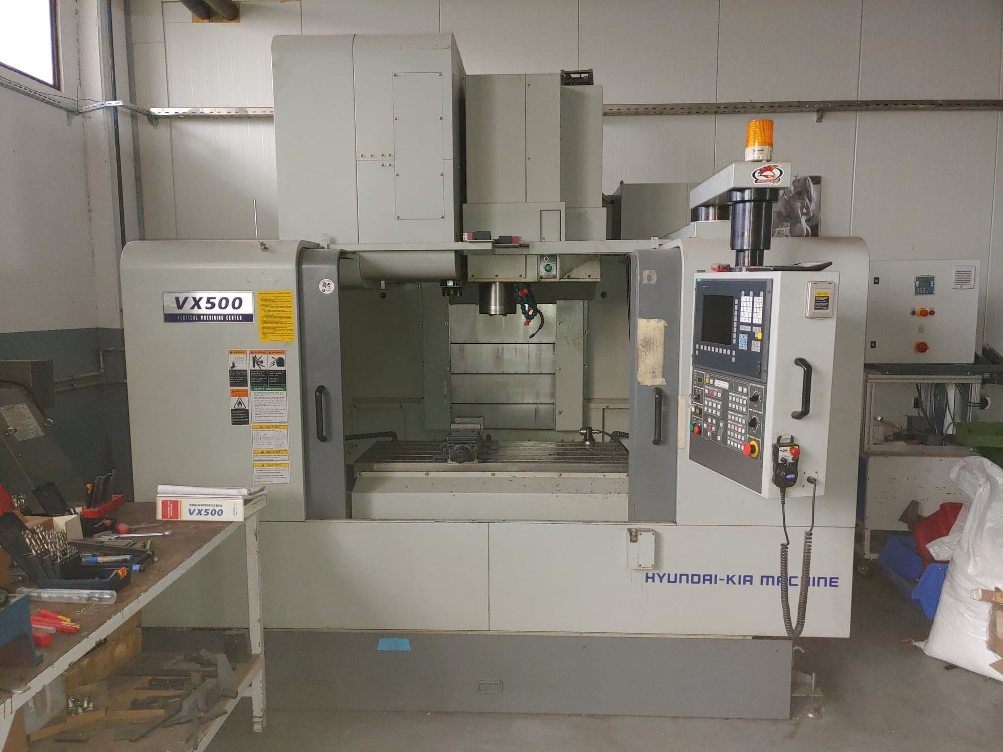 Makine  Hyundai Kia VX 500 - Önden görünüm