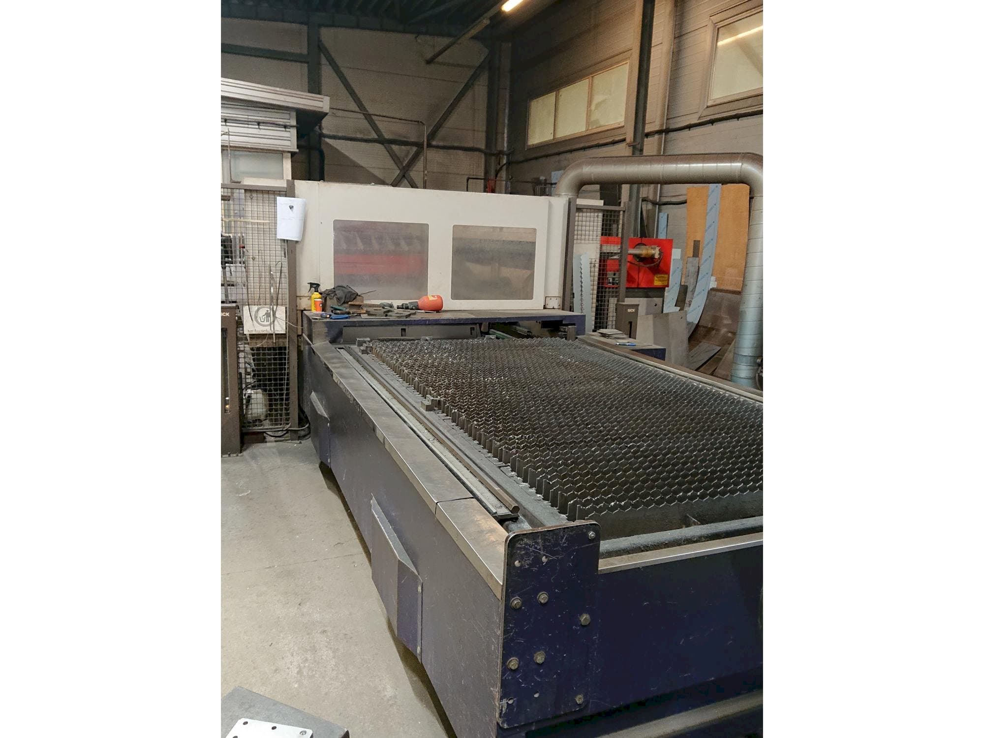 Makine  Bystronic Bysprint 3015 Bylaser 3000 - Önden görünüm