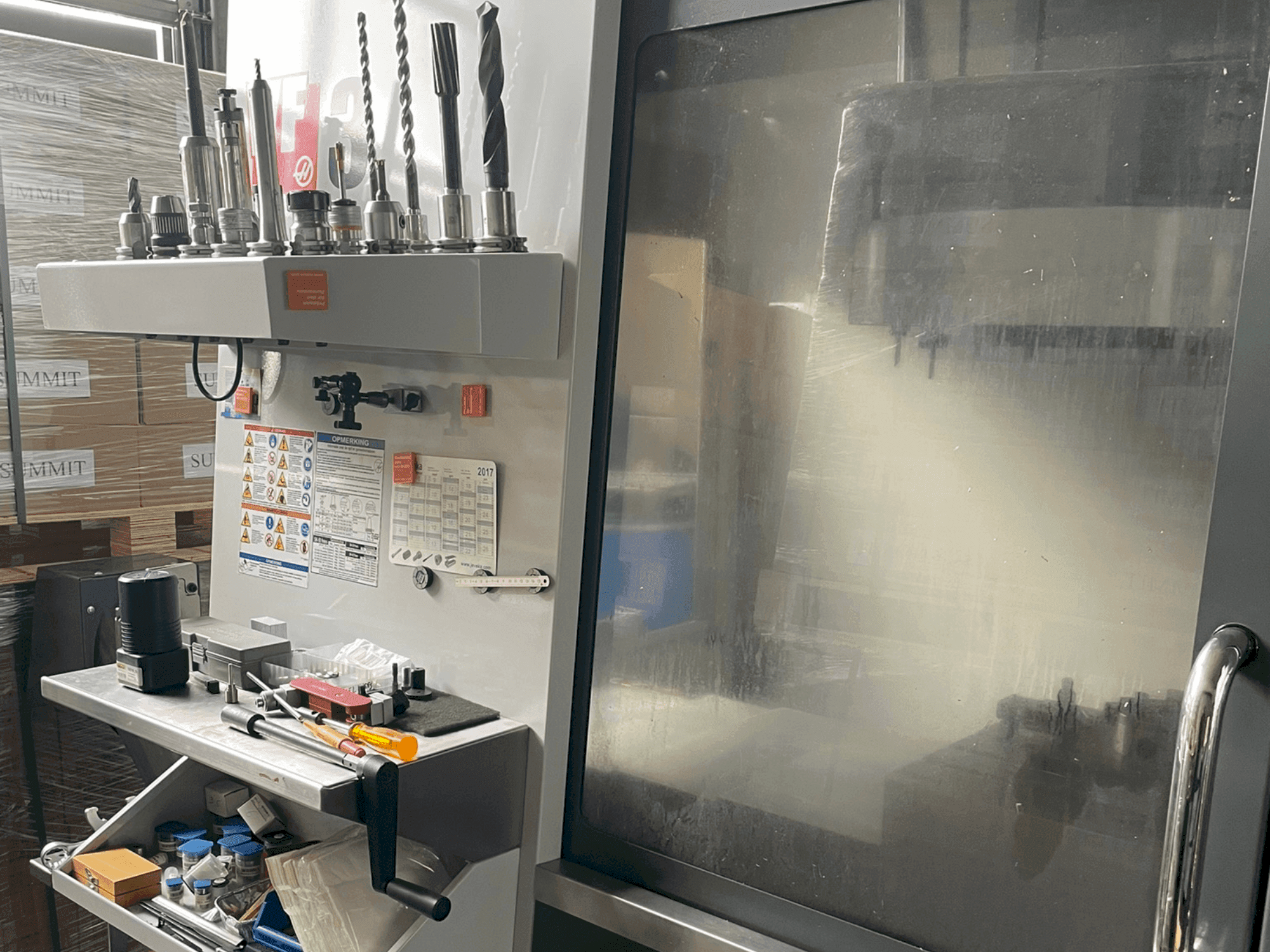 Makine  HAAS VF-3 - Önden görünüm