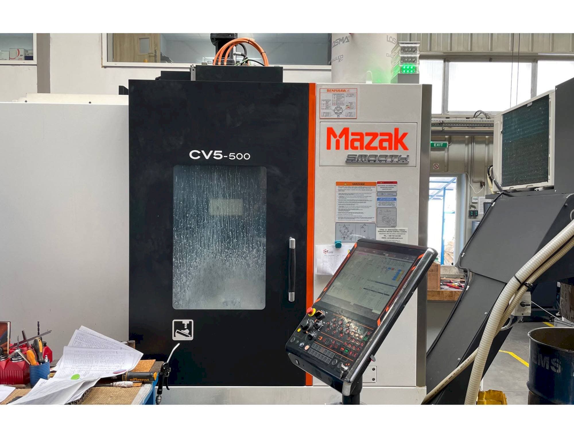 Makine  Mazak CV5-500 - Önden görünüm