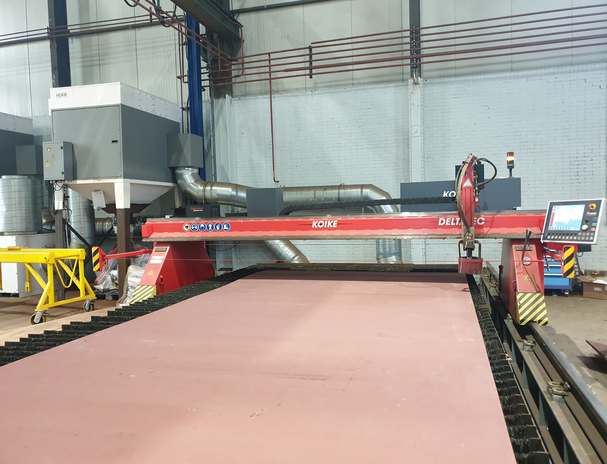 Makine  KOIKE - Önden görünüm DELTATEC 4000