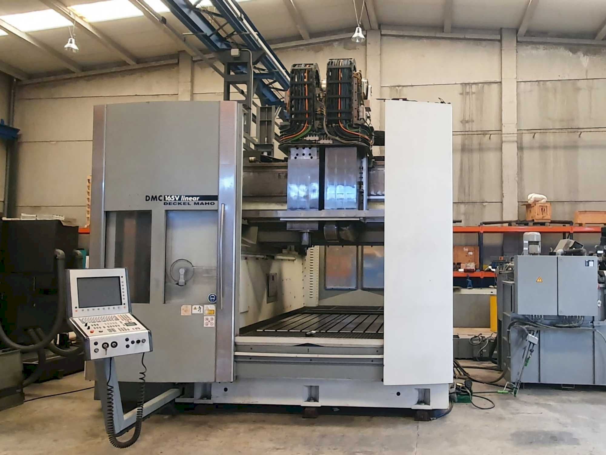 Makine  DECKEL MAHO DMC 165V Linear - Önden görünüm