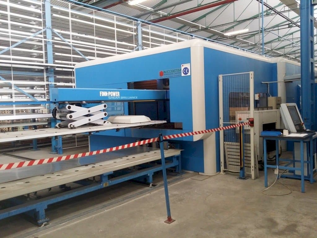 Makine  Finn-Power SB8 - Önden görünüm