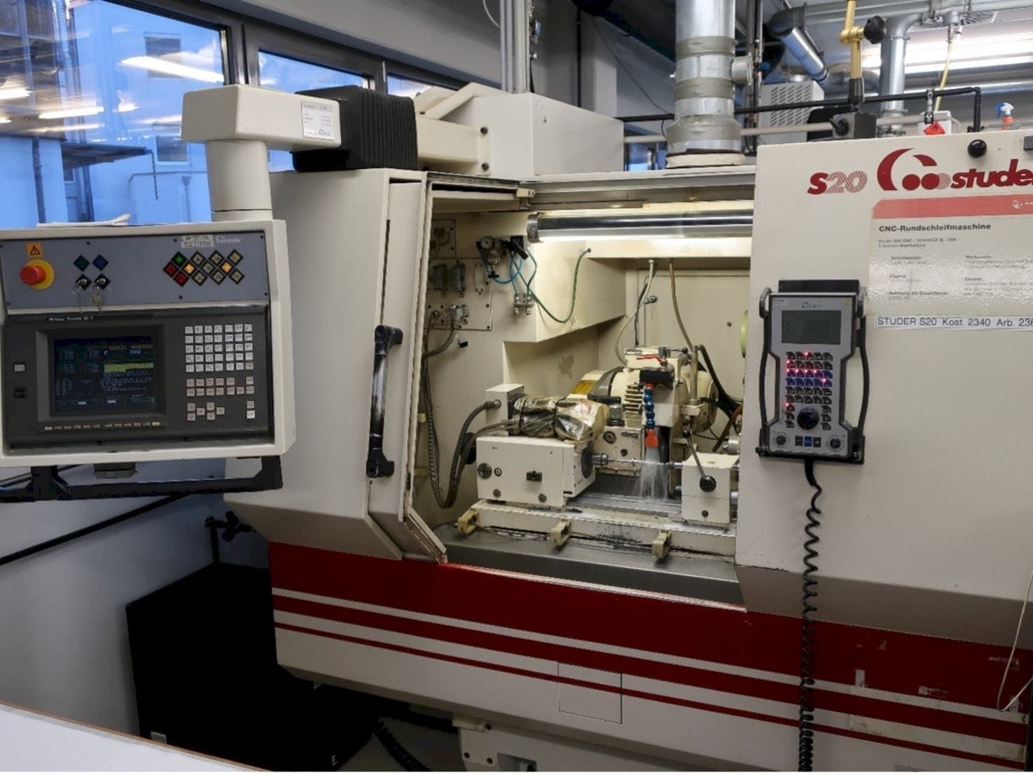 Makine  STUDER  S20-CNC - Önden görünüm