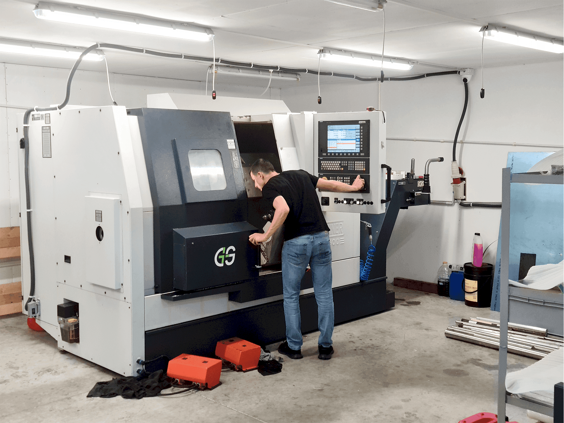 Makine  SPINNER TC 600 52 MCY - Önden görünüm