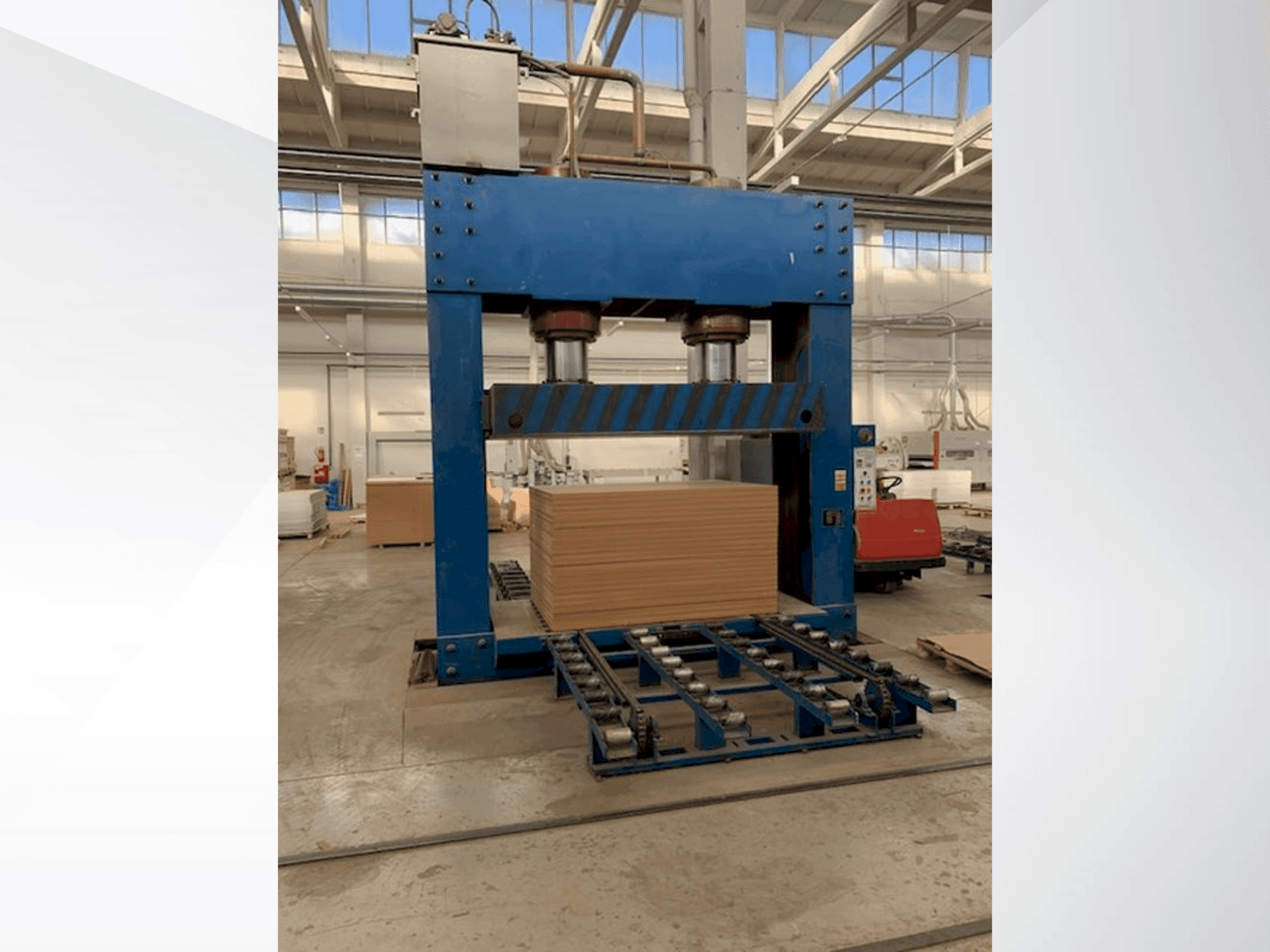 Makine  LINYI JIANZHONG WOOD MACIHNERY JJC-CP - Önden görünüm