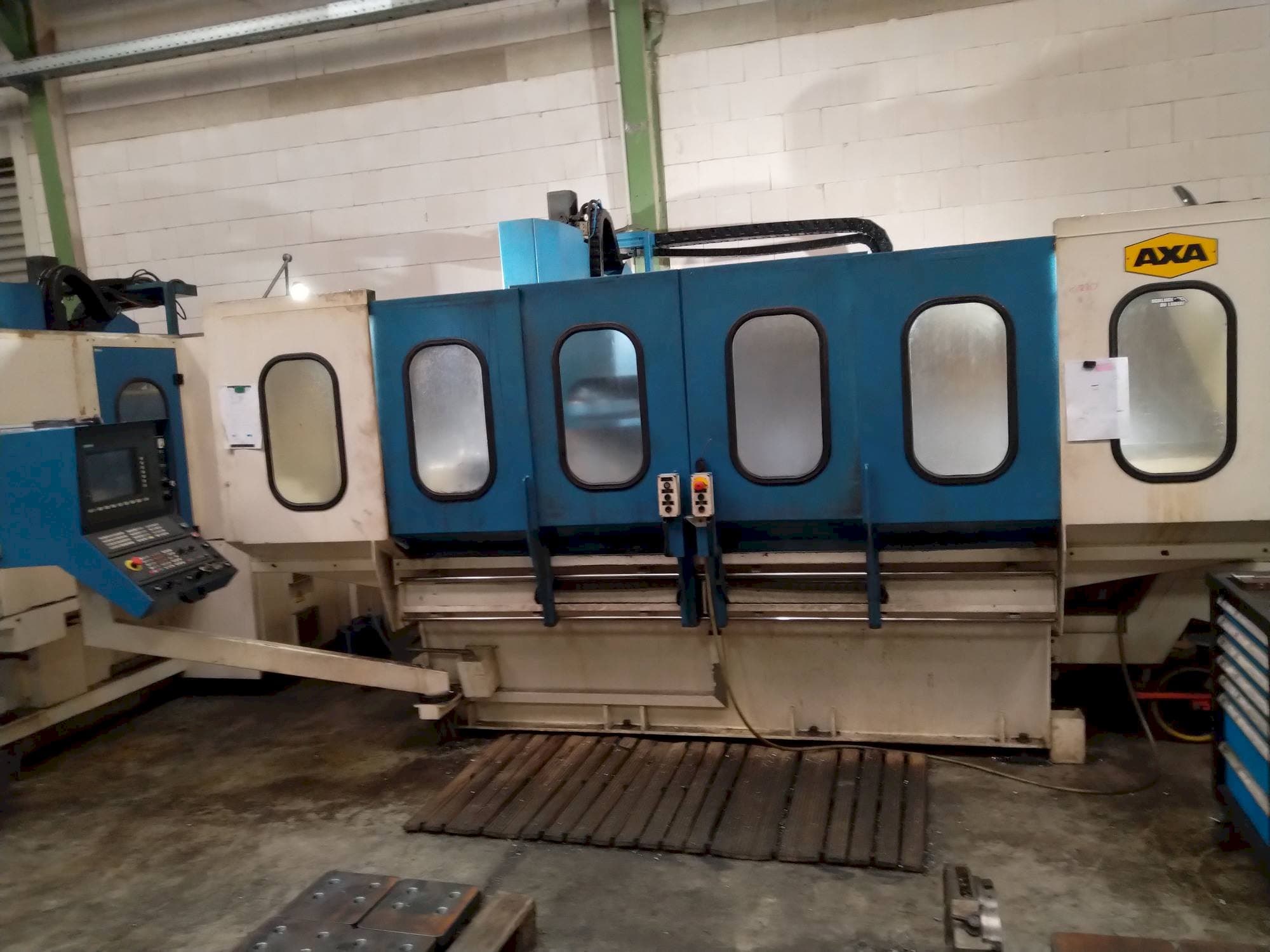 Makine  AXA VSC 2M - Önden görünüm