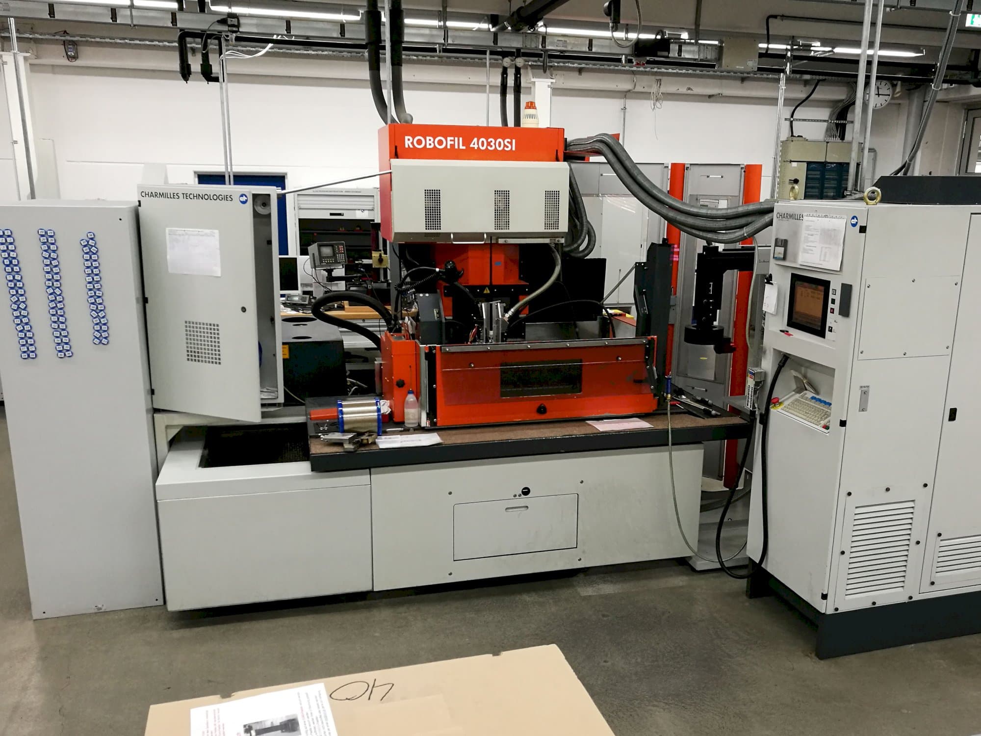 Makine  CHARMILLES - Önden görünüm ROBOFIL 4030SI