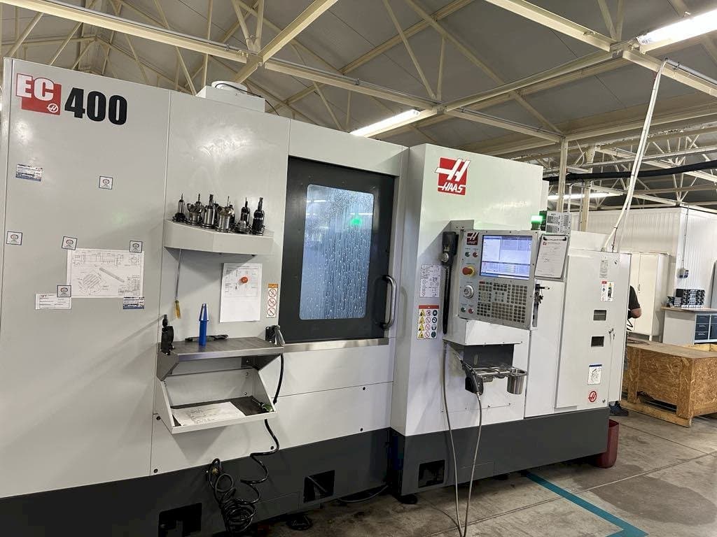 Makine  HAAS EC-400 - Önden görünüm