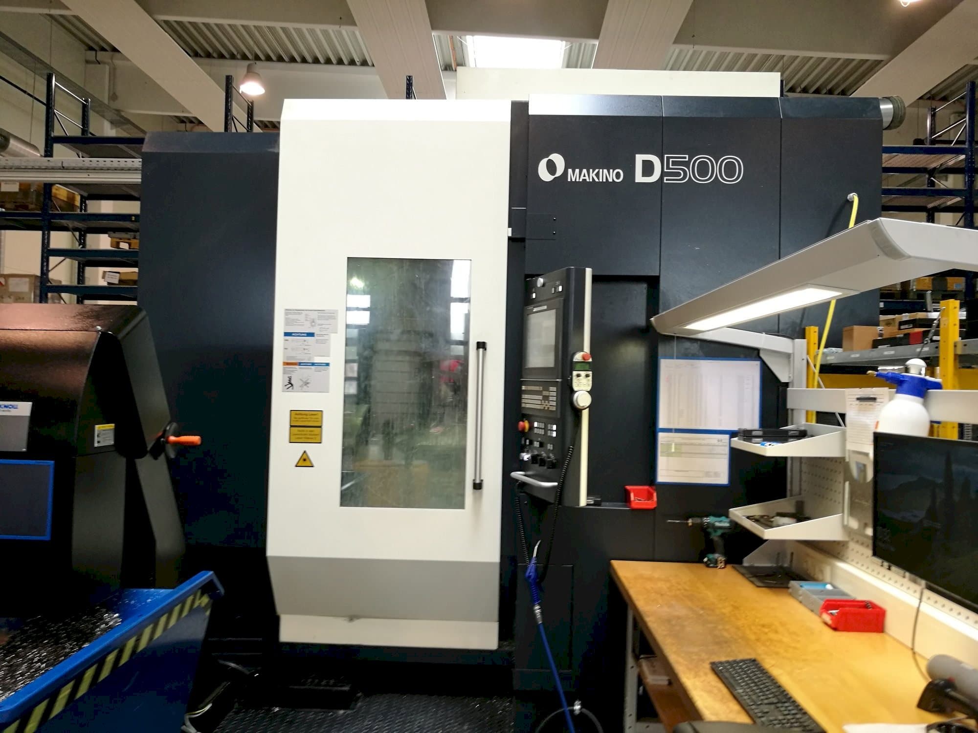 Makine  Makino D500 - Önden görünüm