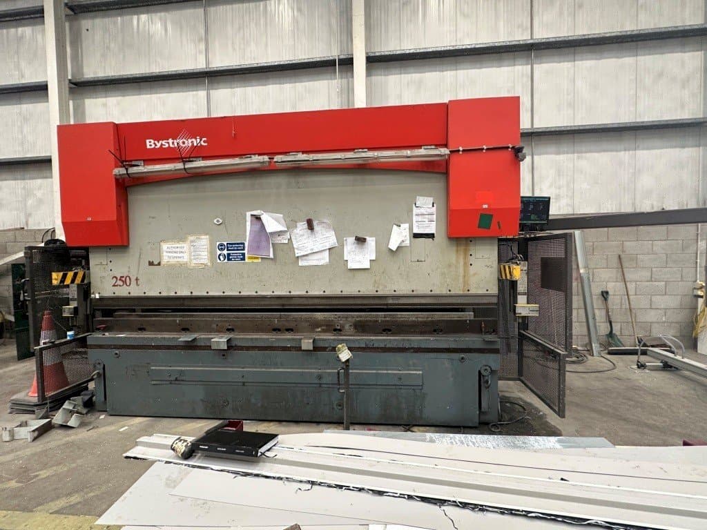 Makine  Bystronic PR 250 x 4100 - Önden görünüm