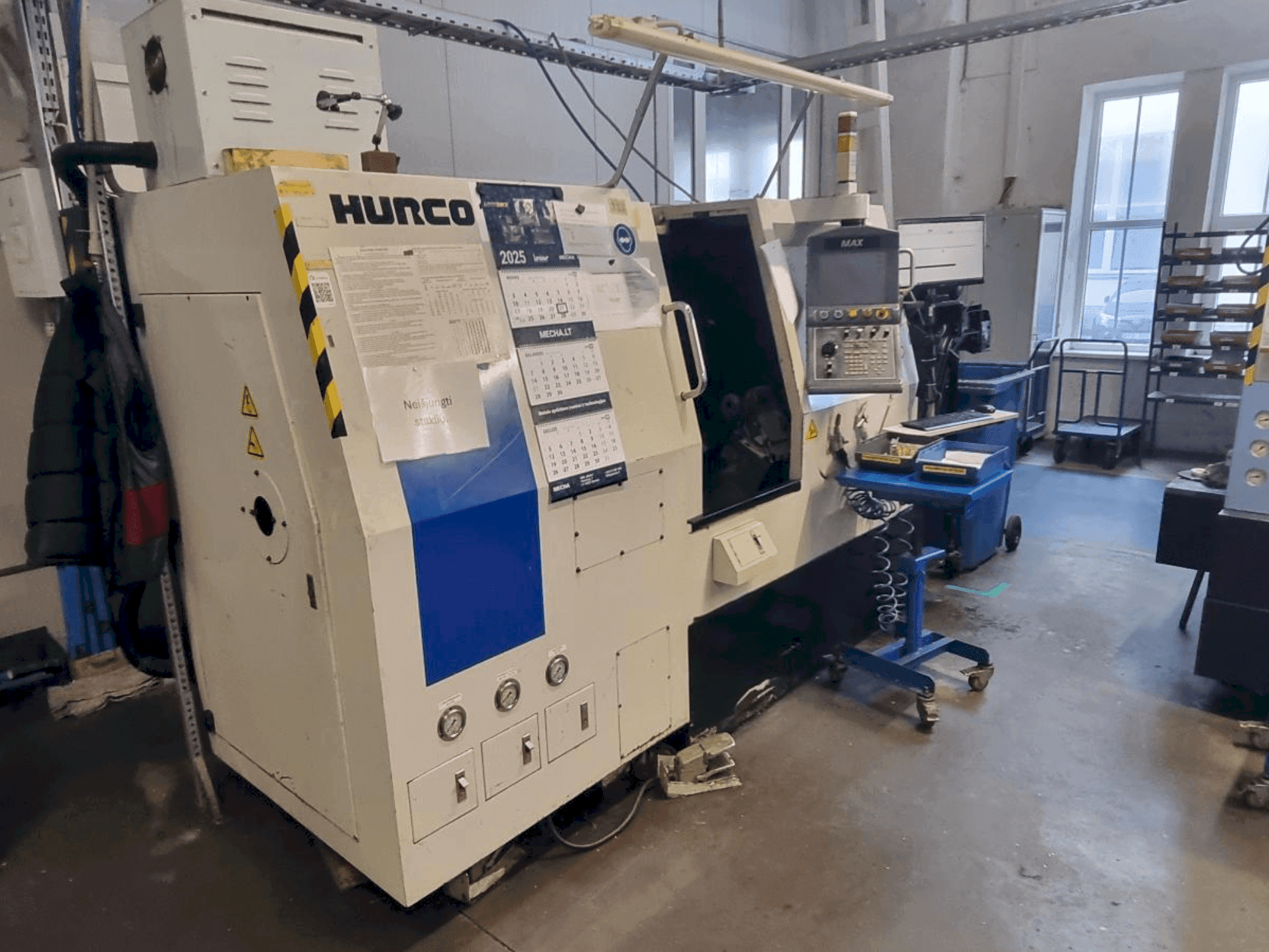 Makine  Hurco TMM8 - Önden görünüm
