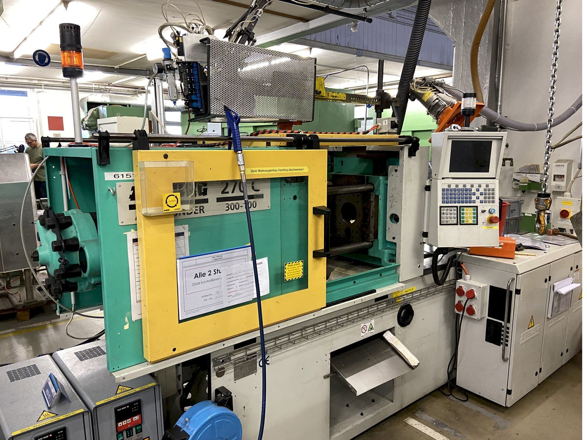 Makine Arburg ALLROUNDER 270 C 300 - 100 - Önden görünüm