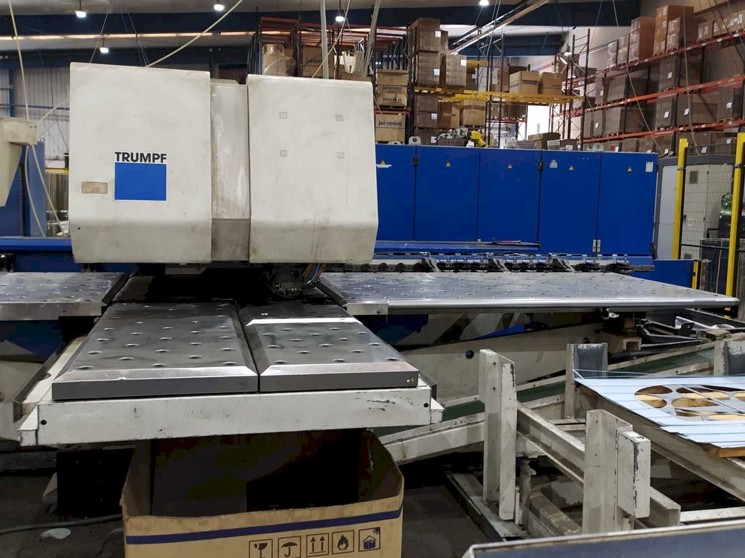 Makine  Trumpf Trumatic 600L - Önden görünüm