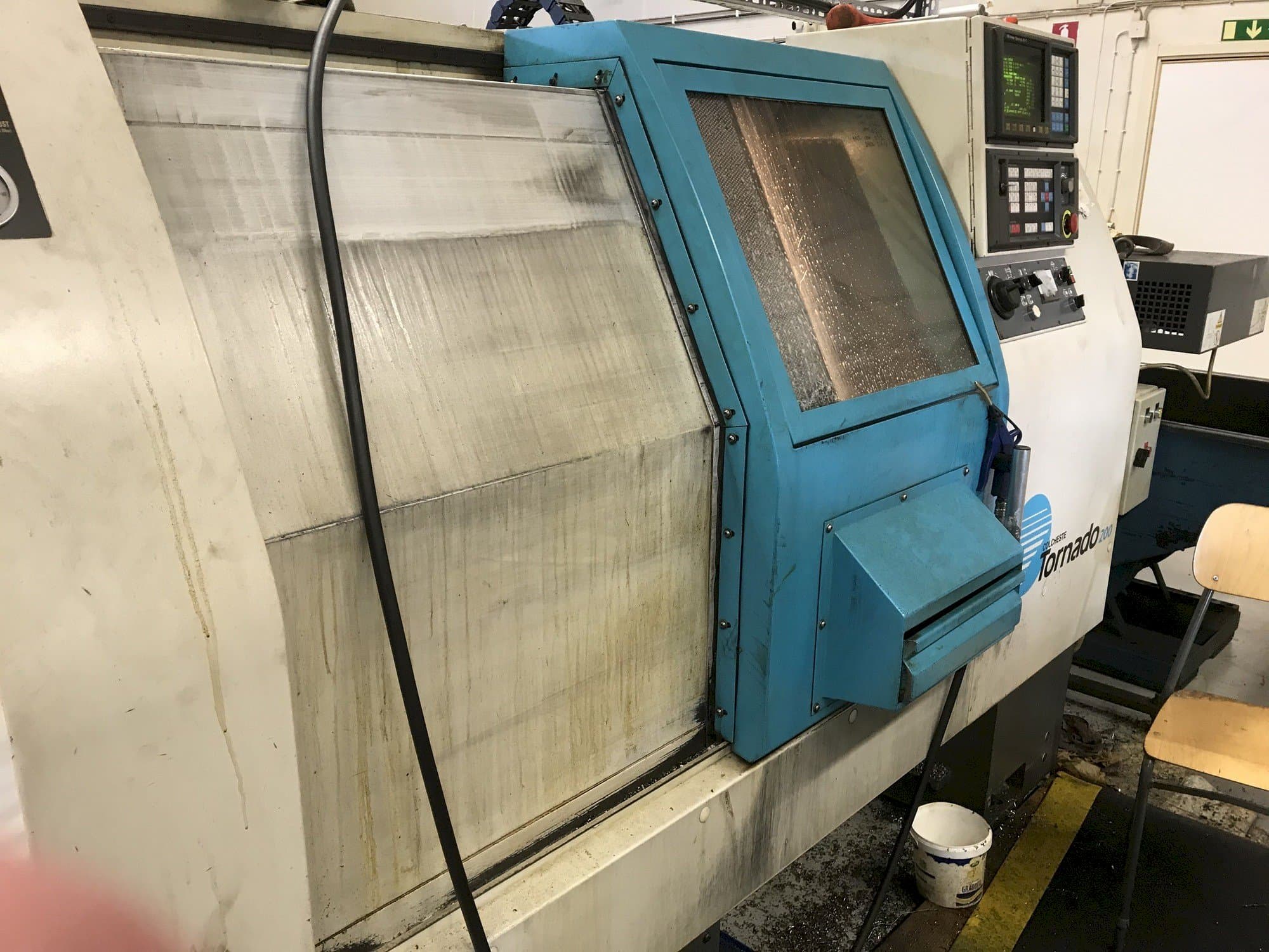 Makine  Colchester Tornado 200 - Önden görünüm