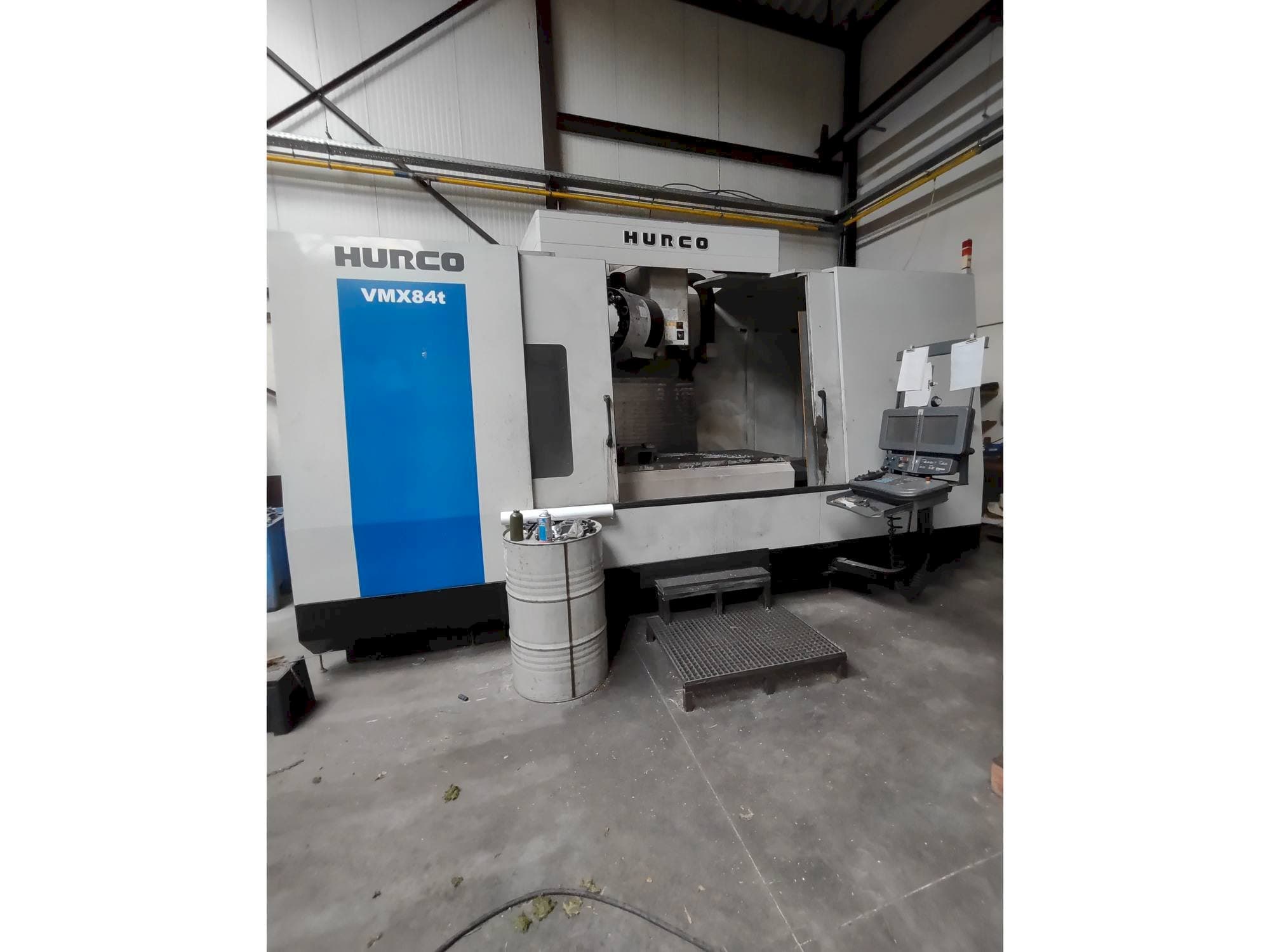 Makine  Hurco VMX 84t - Önden görünüm